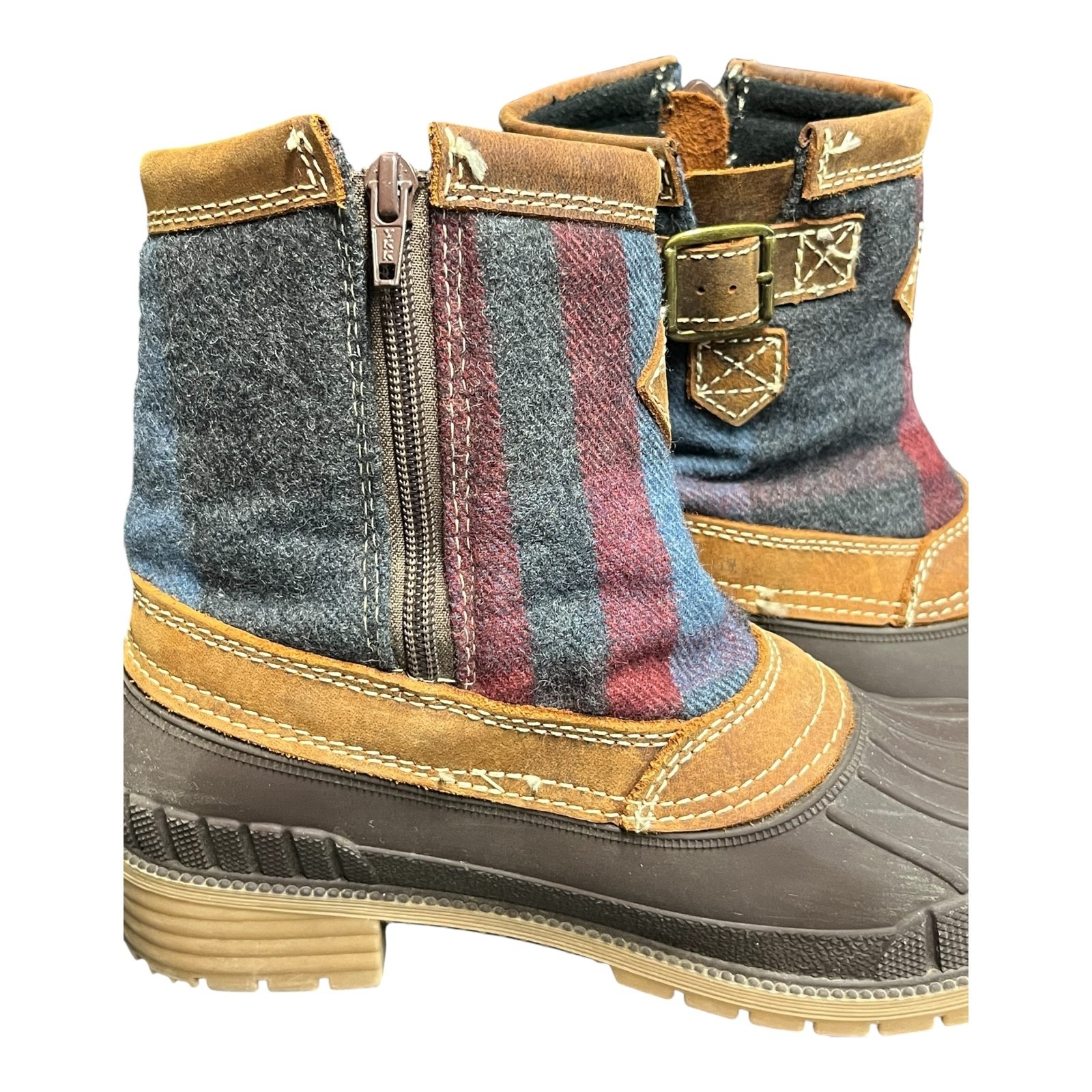 Kamik Avelle Winter Boots Womens Size 8 Plaid Ankle 3M Thinsulate Buckle Zipper