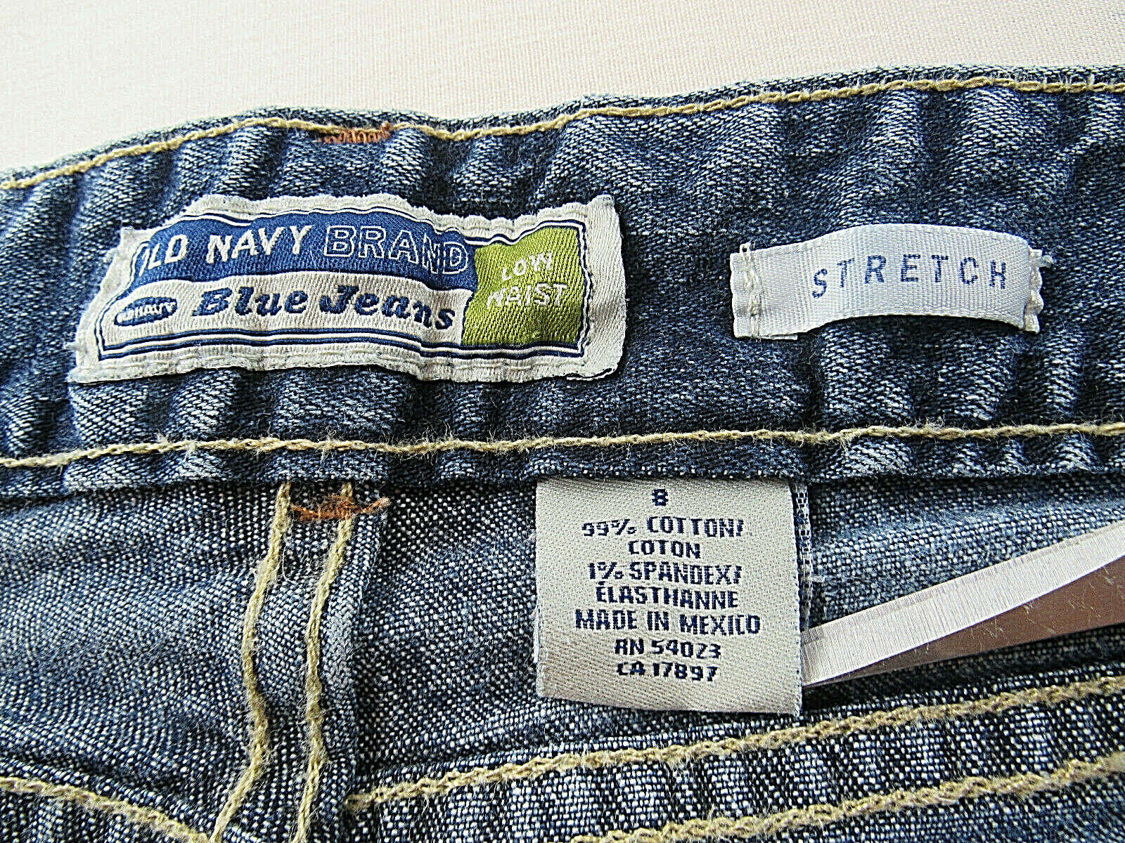 Old Navy Womens 8 ( 31W x 26L ) Low Waist Cropped Jeans Stretch