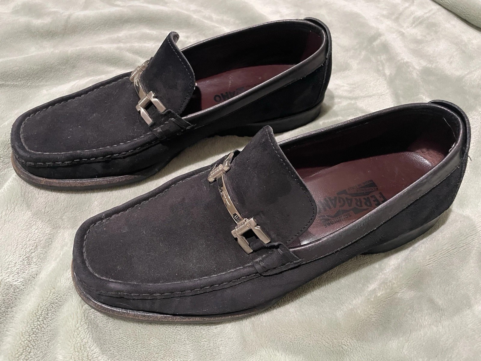 Salvatore Ferragamo Men’s Black Suede Loafers Metal Bit Size 11 EE – No Box