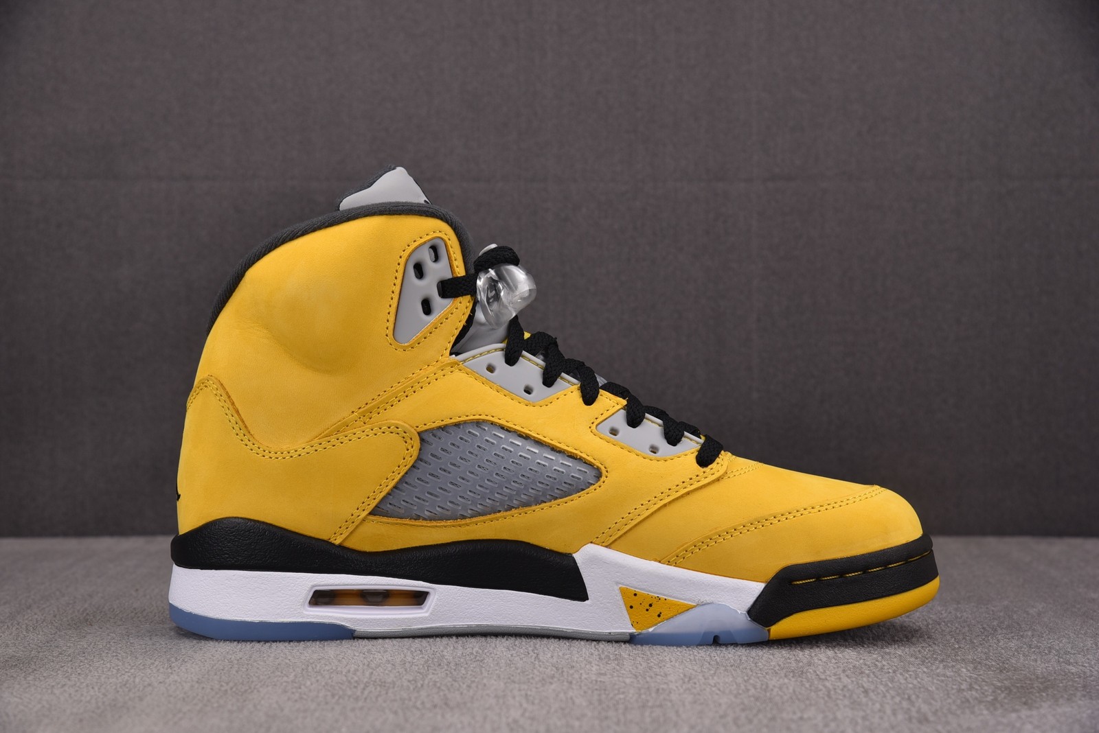 IO3372-700 NK AJ5 Retro Tokyo T23 J*rdan5 (2025) Men’s Size 4-14