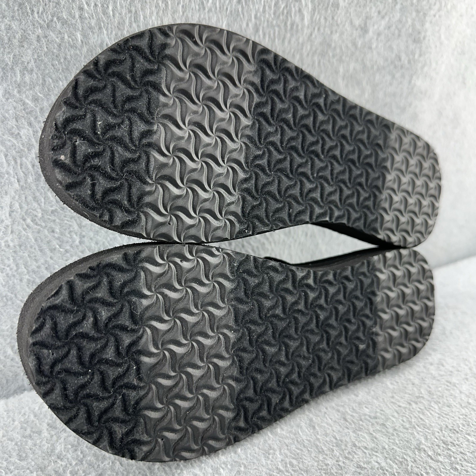 Teva Olowahu Flip Flop Sandals Women’s Size 8 Black Strappy Mush Footbed Slip On