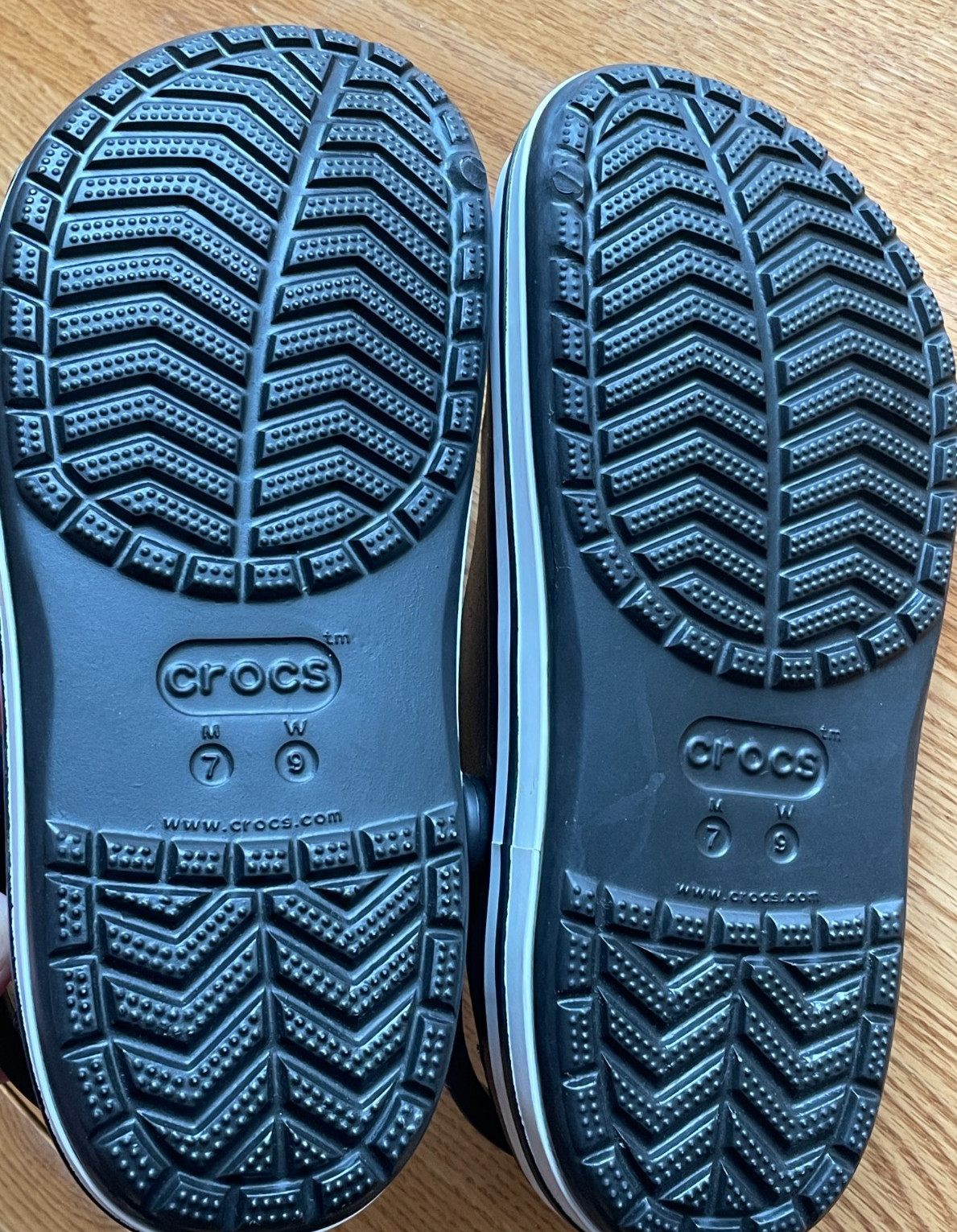 Crocs Bayaband Clogs Black & White, Unisex Mens 7 Womens 9, Slip-On Shoes