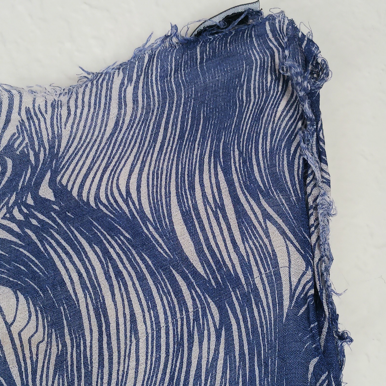 MARIMEKKO Scarf Wrap Large 40 Inches Fringed Edge Cotton Blue White