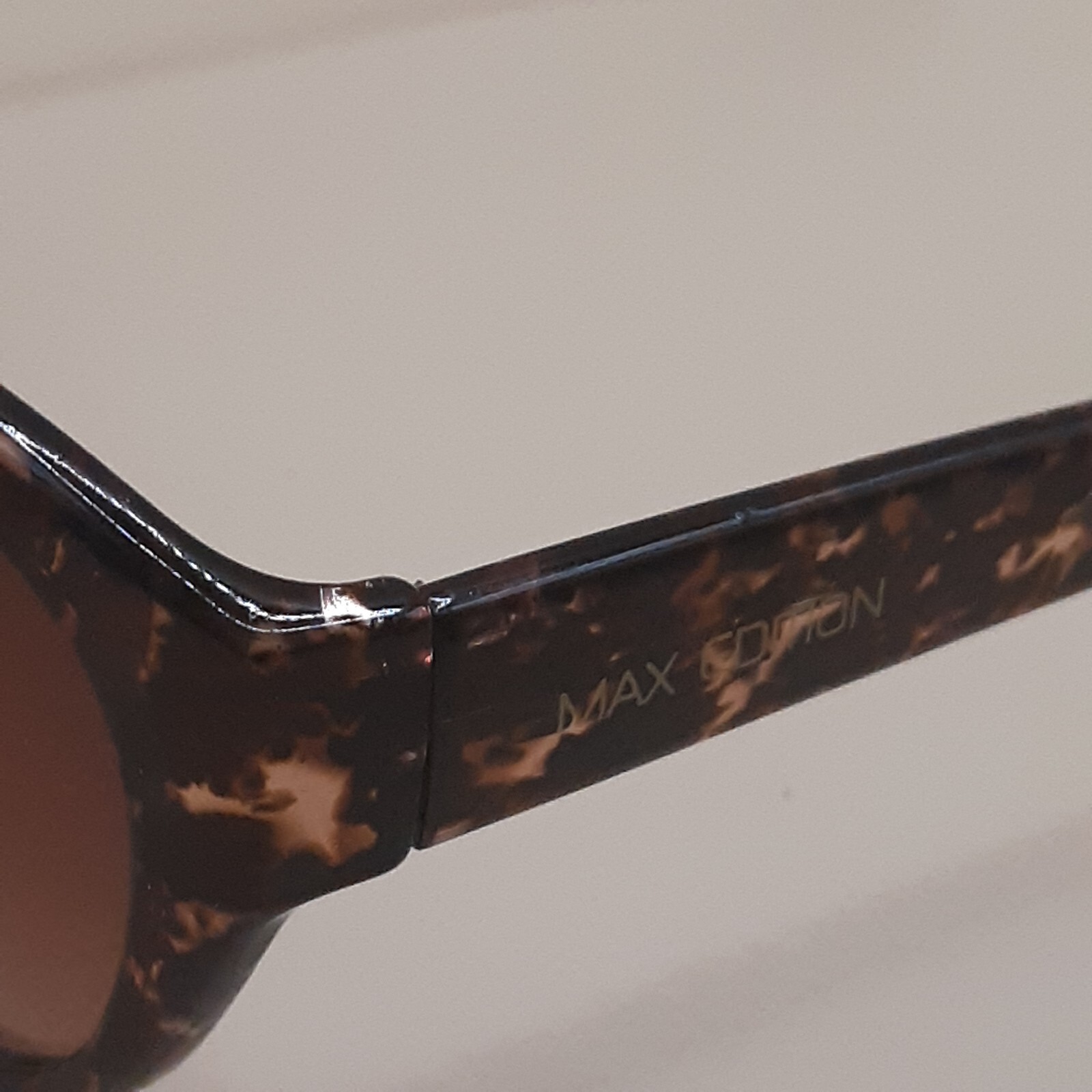 Max Edition ME1774 by Max Studio Sunglasses Mauve Round Tortoise Shell Weekender
