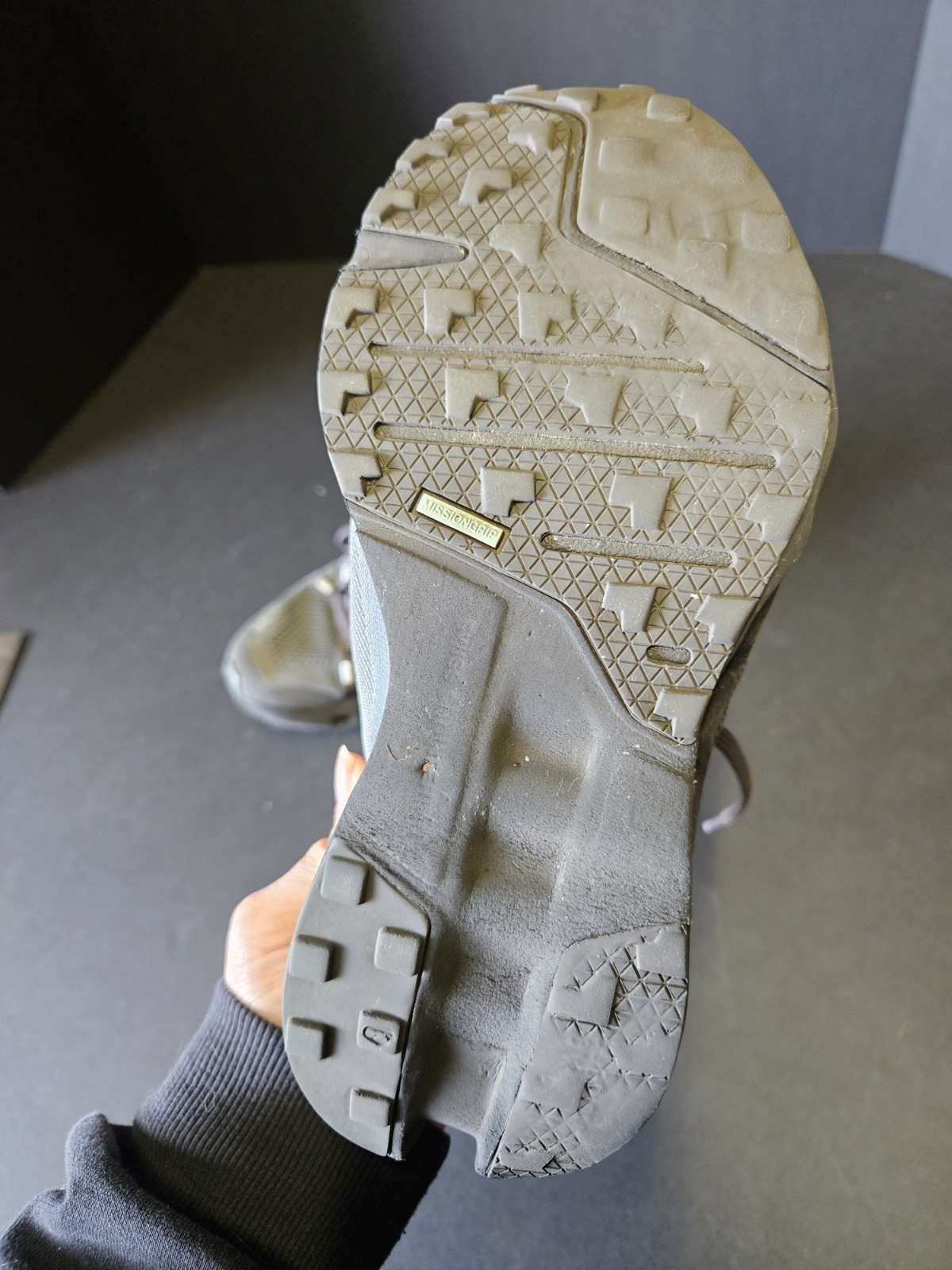 On Cloudsurfer Trail Black Gray Eclipse Running Shoes Women’s Size W6 – EUC