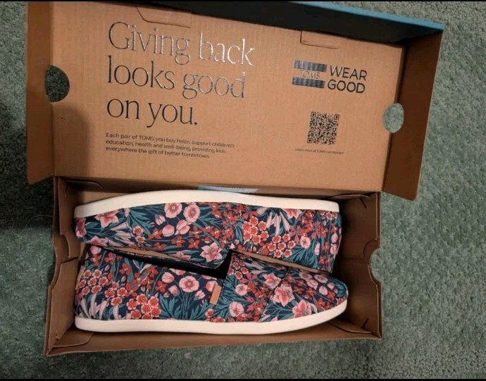 Tom’s Women’s Canvas Flats Size US 8 Dark Teal Mountain Primrose