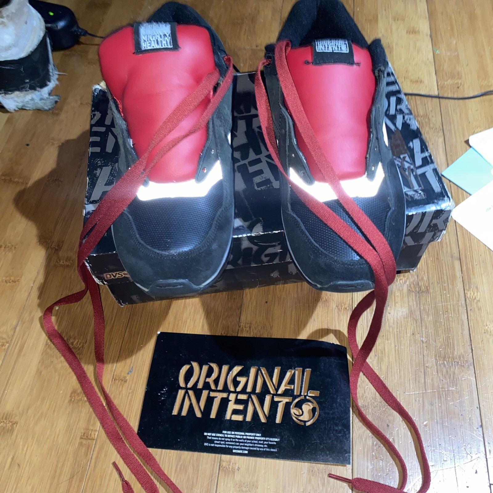 DVS Huf Mighty Healthy Size 10.5 With Box red black Brand New shoes & box