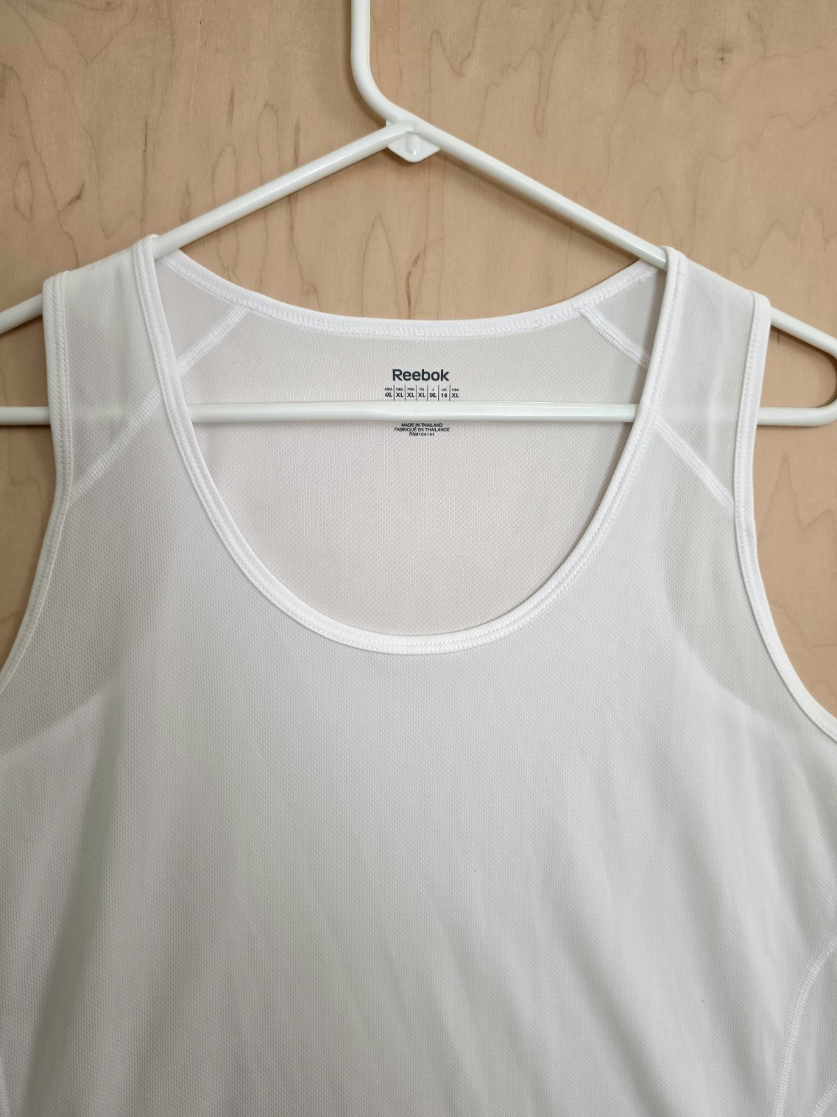 Reebok Women’s Athletic Tank Top White Size XL Play Dry Racerback Activewear Gym