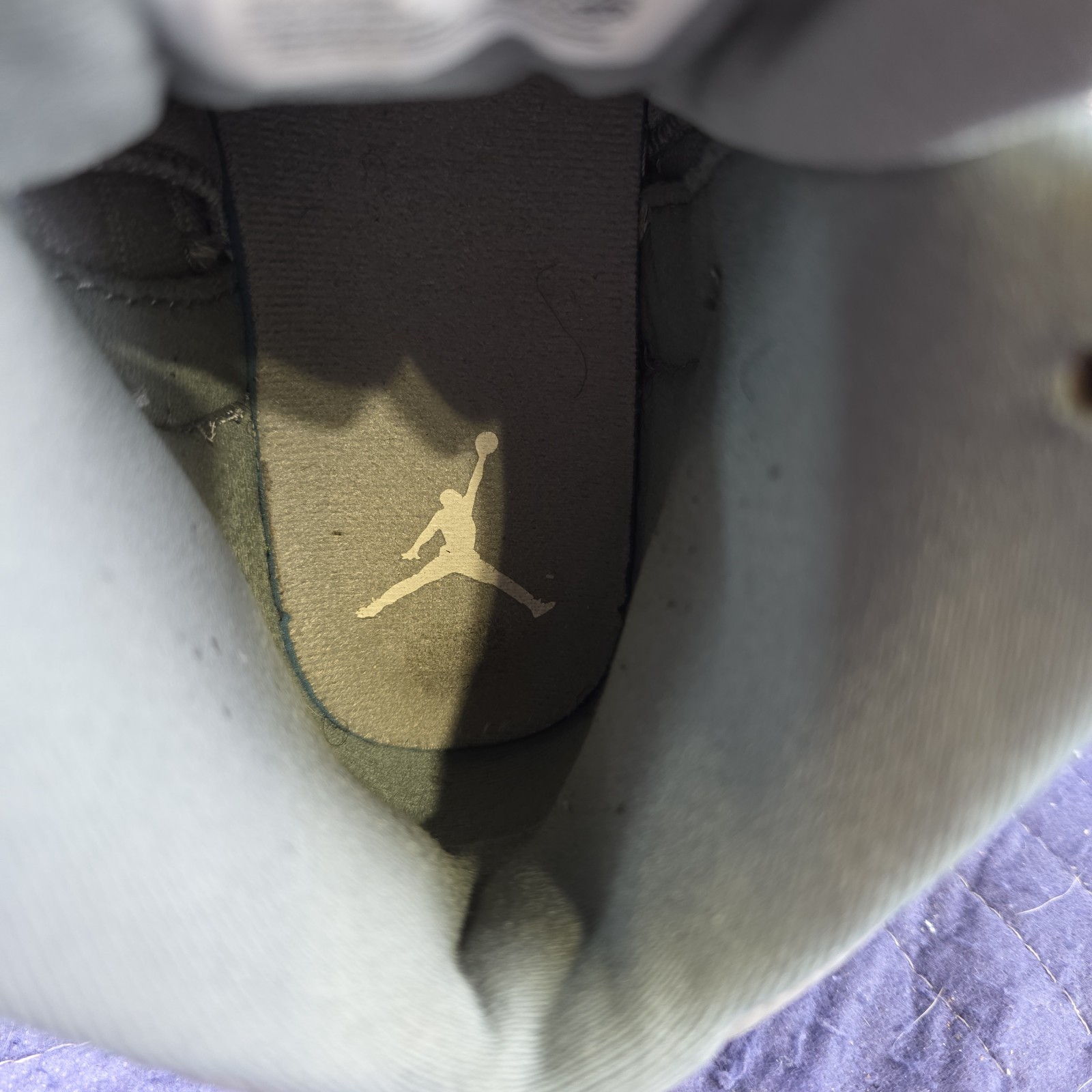AIR JORDAN 12 RETRO “STEALTH” — MEN’S SIZE 9 • PRE‑OWNED • OG GRAY HEAT