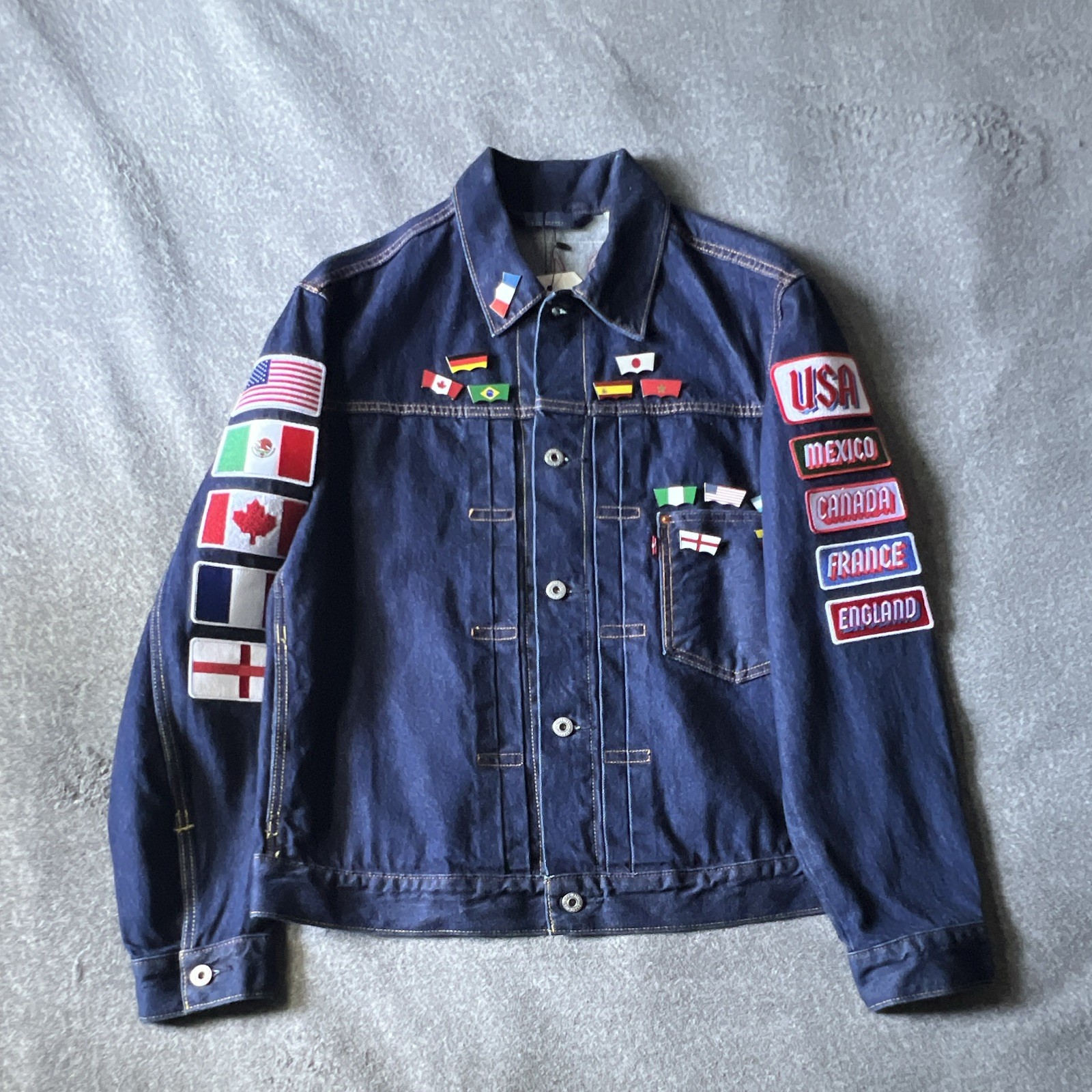 Levi’s Big E Selvedge Denim Trucker Jacket M Blue Button World Cup theme