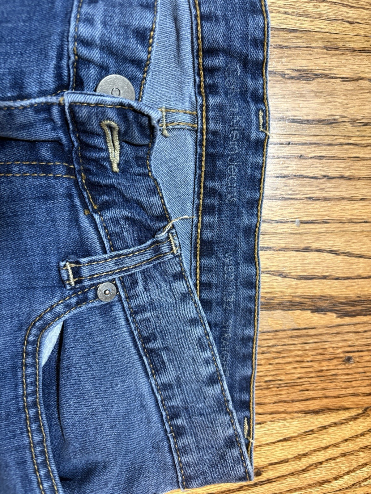 Women’s Calvin Klein Jeans Size 32/32 Straight