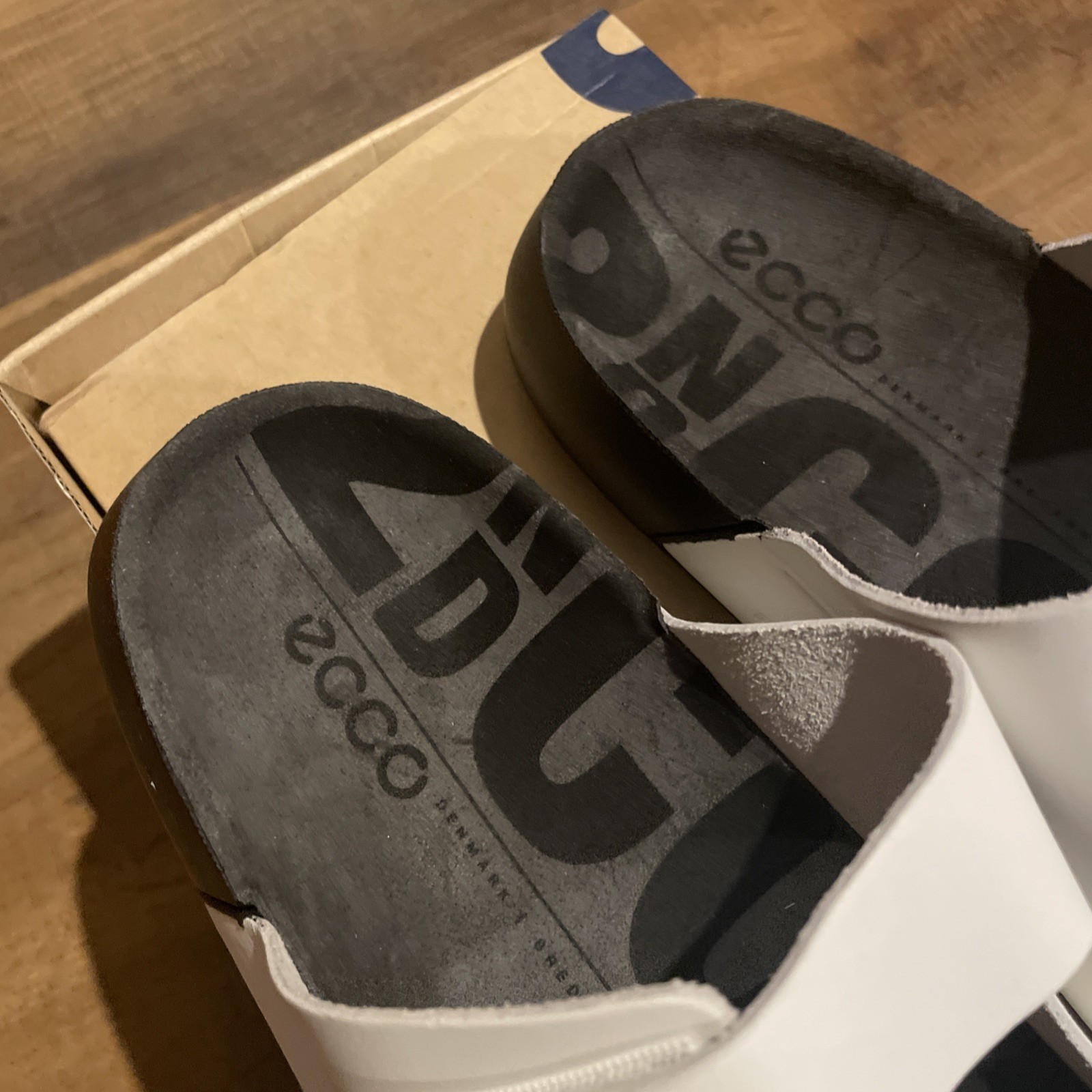 ECCO 2nd Cozmo W Two Strap Sandals Women’s 40 US 9-9.5 White Black Leather