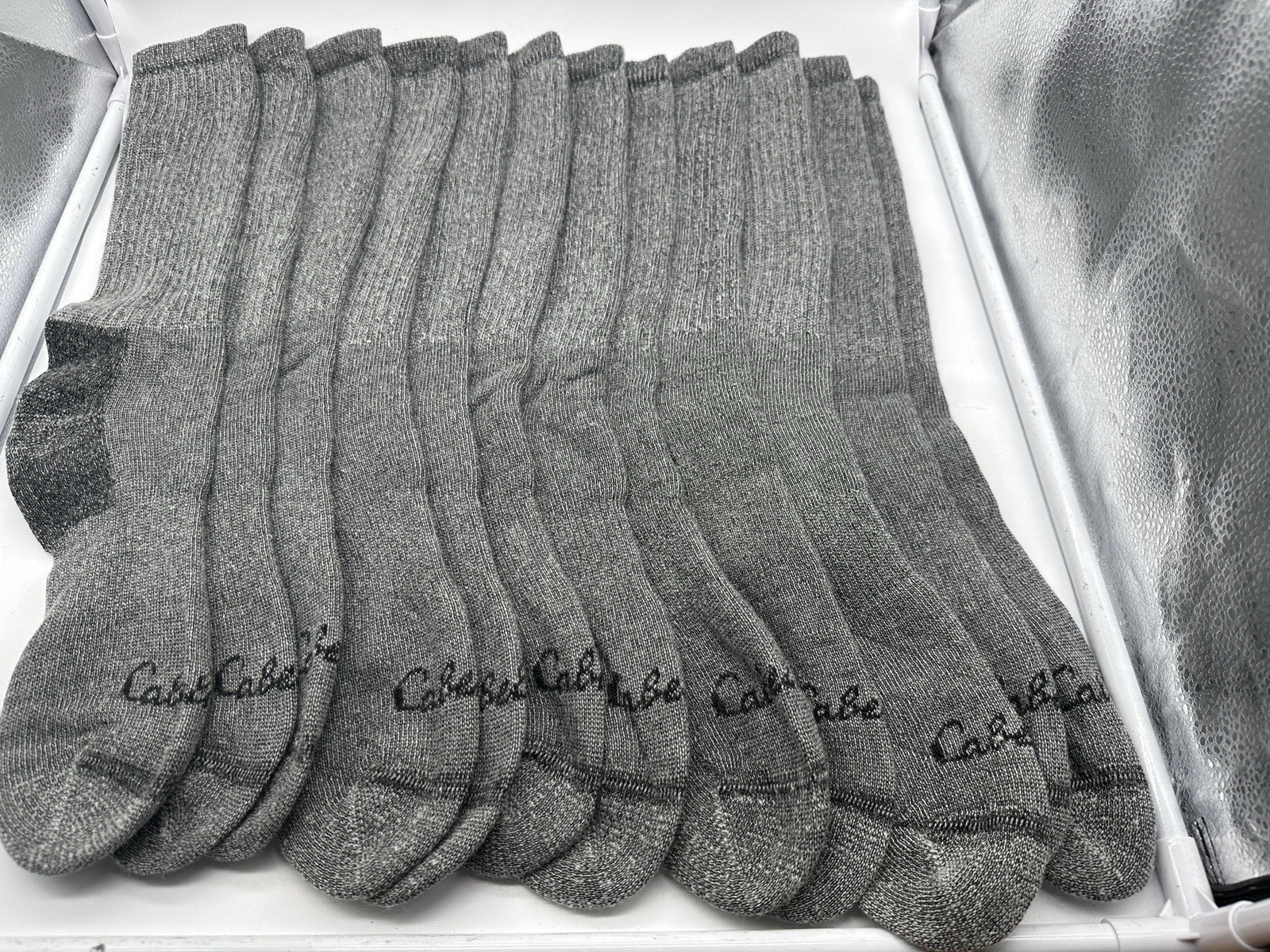 NEW NO TAGS 6 PAIRS CABELAS MENS CREW SOCKS SIZE LARGE GREY / BLACK