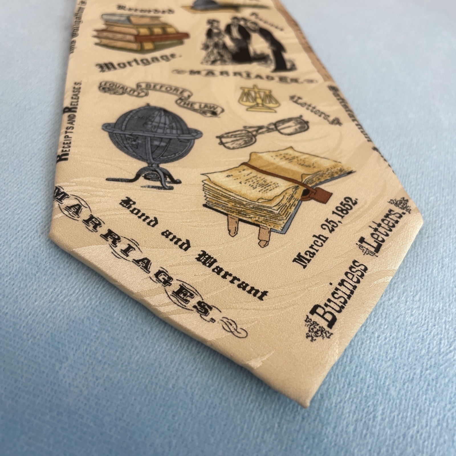 Museum Artifacts Hand Made Silk Tie Business Law Judge Artifact History 4″ 57″