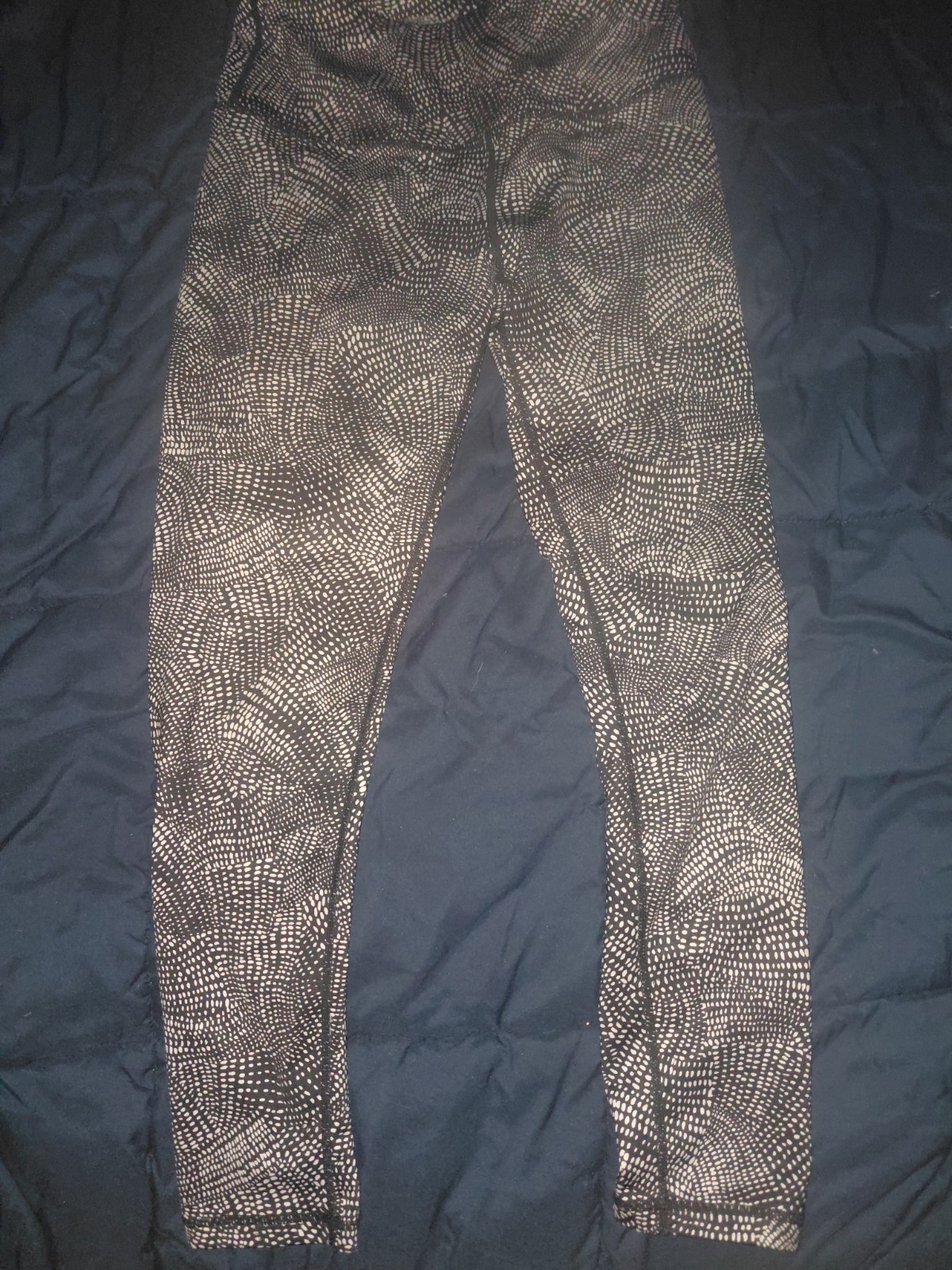 Z by Zella Activewear leggings Black And White Geometric Dots Design Size Small