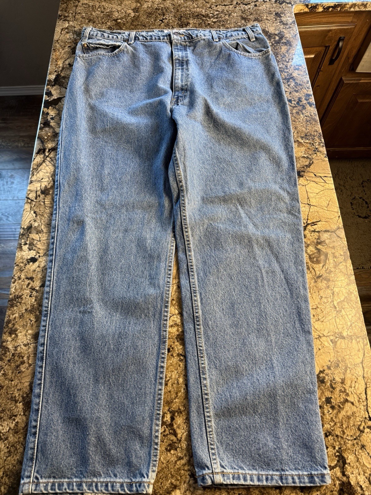 VTG Levi’s 540 Relaxed Fit Y2K Brown Tab Men’s Blue Jeans Size 42×30 USA Made