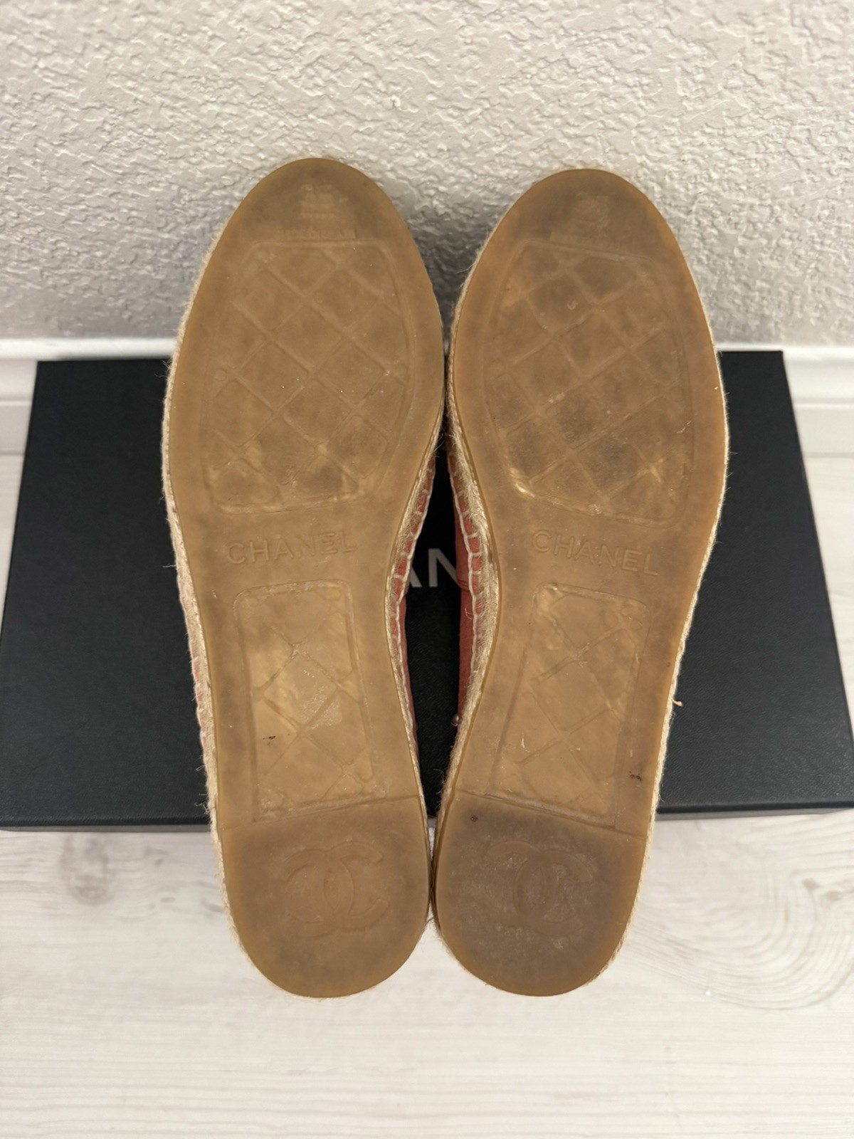 Chanel 2017 Interlocking Pearl CC Logo Espadrilles Size 35 EU Pink Black
