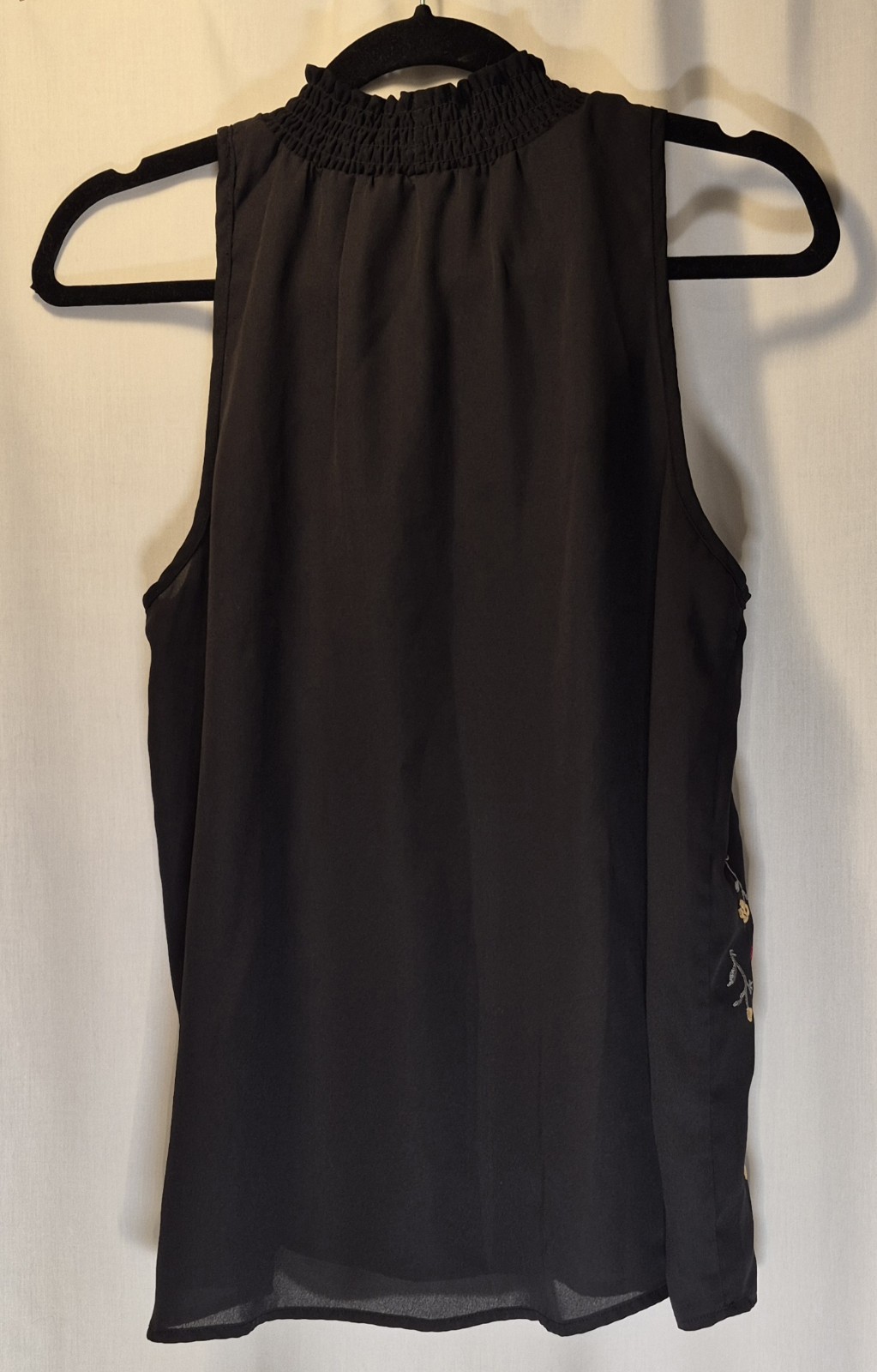 Chenault Black Embroidered Floral Mock Neck Sleeveless Blouse Top Size S