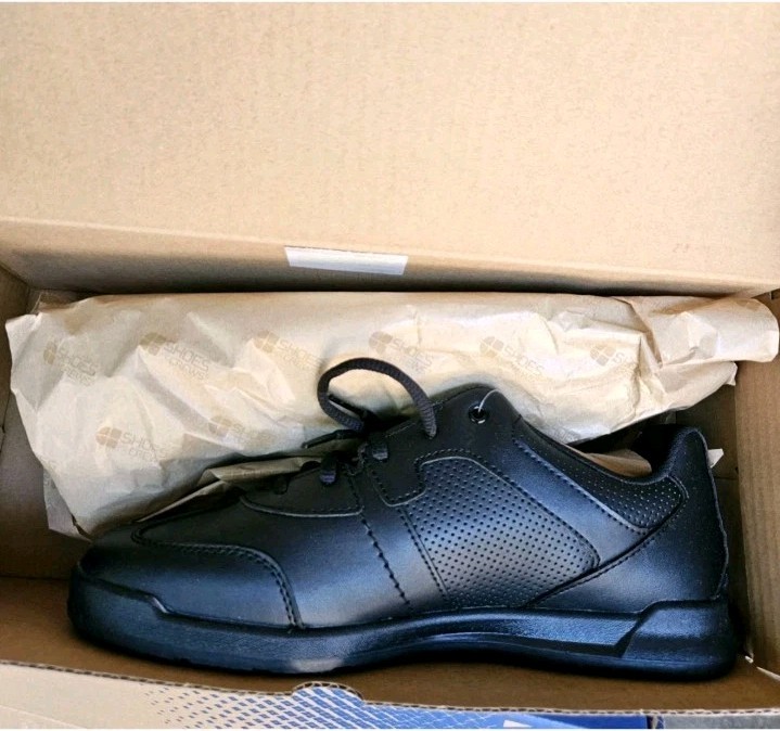 New In Box Shoes for Crews Freestyle II Men’s Size 8 Slip Resistant Work Shoes
