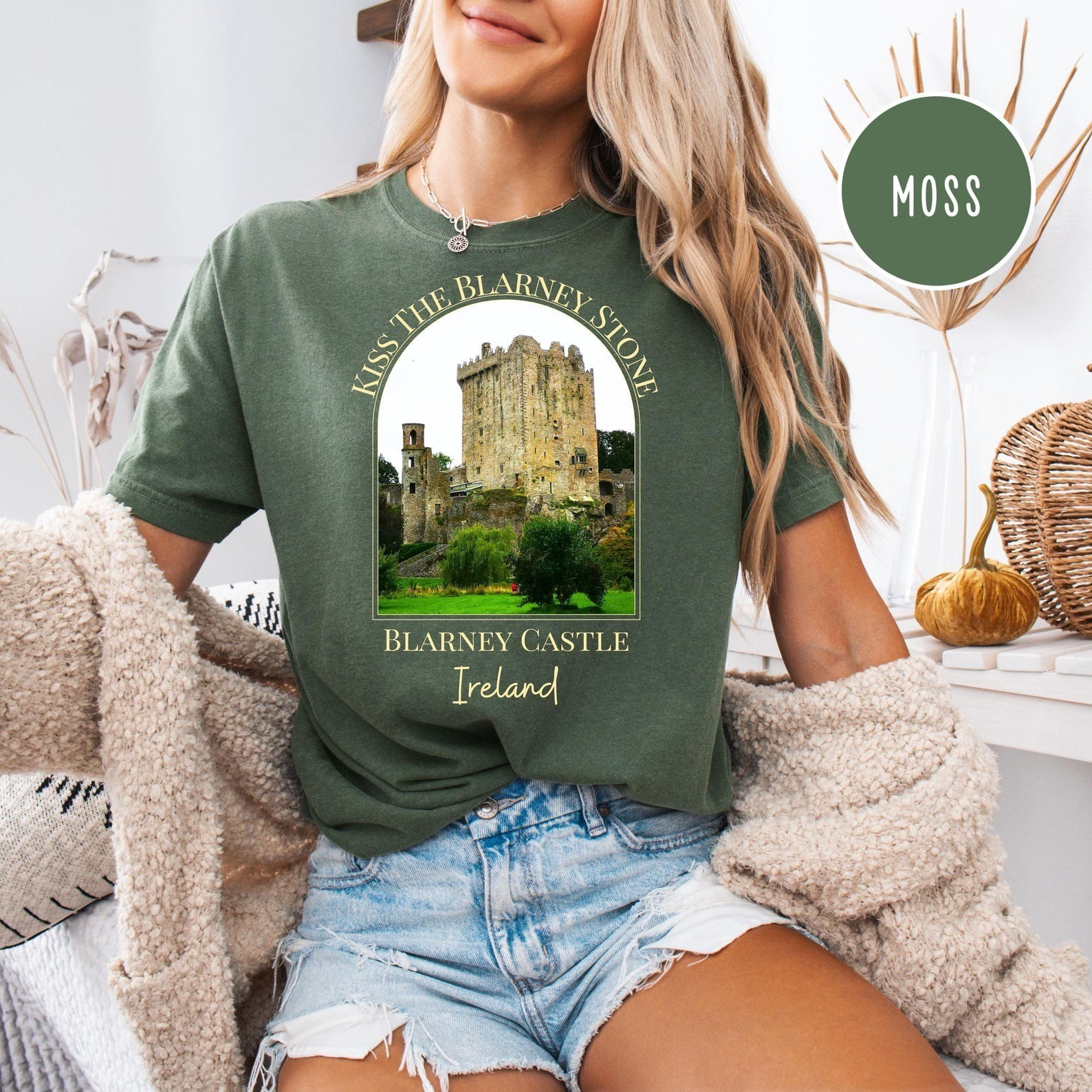 Blarney Stone T-Shirt Travel Gift for Ireland Trip Lovers Favorite Souvenir Tee