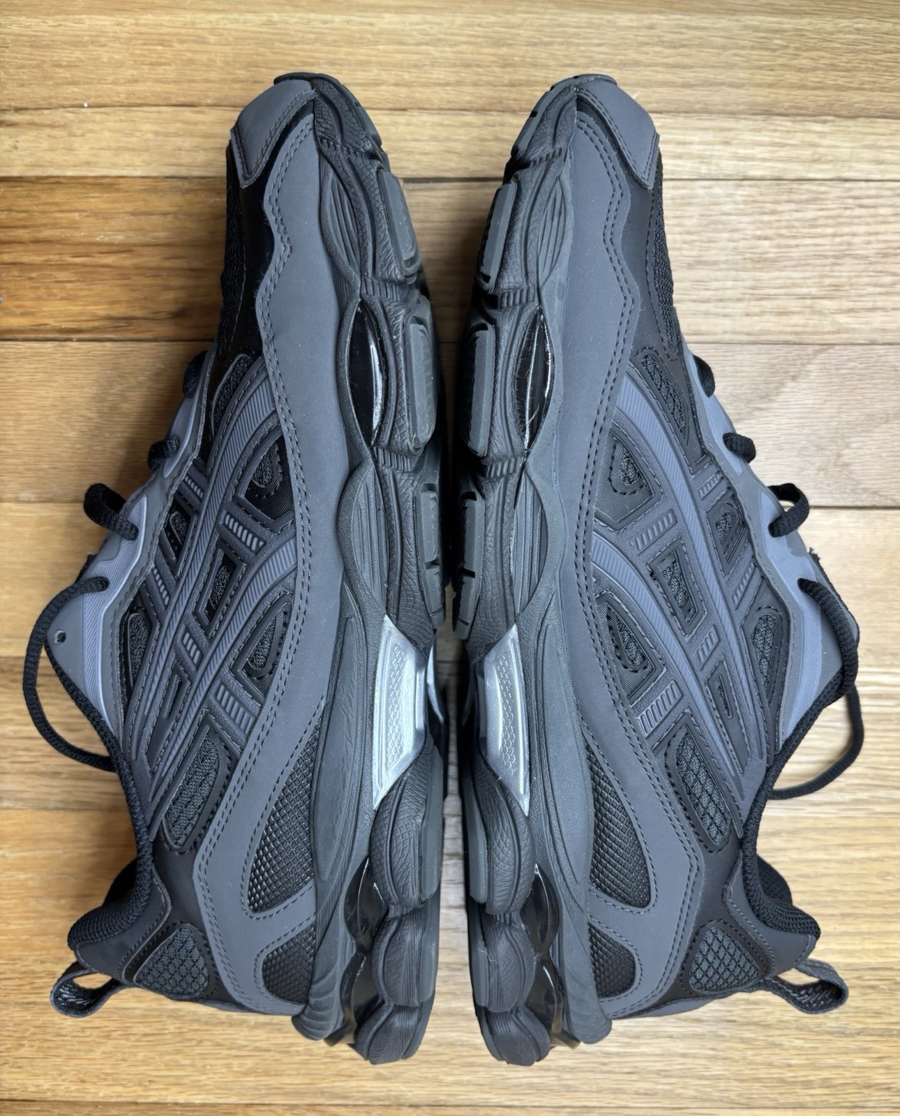 Size 8.5 Men’s – ASICS Gel NYC RGD Graphite Grey Black