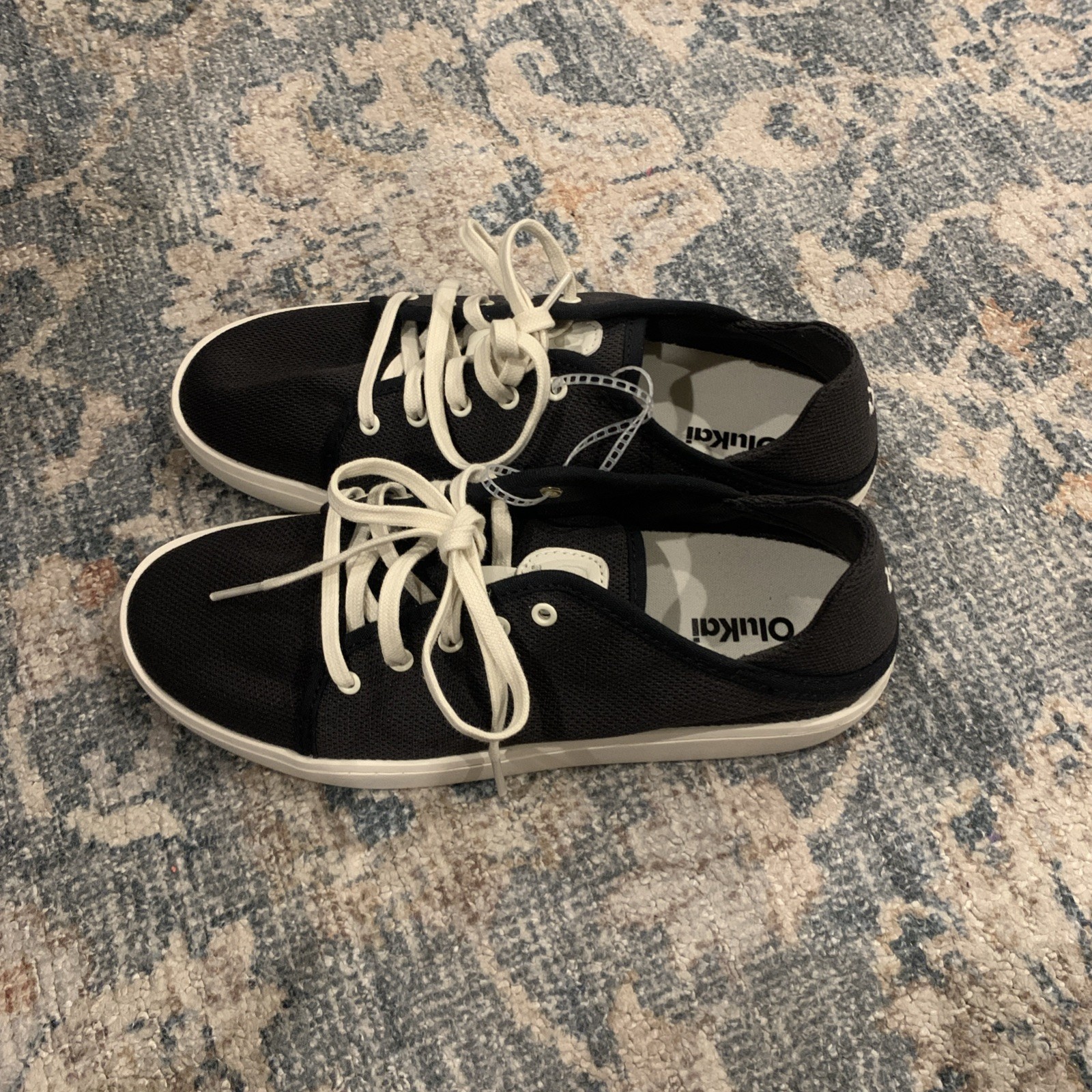 OluKai Women’s Size 8 Black White Sand Casual Sneakers Shoes, NEW