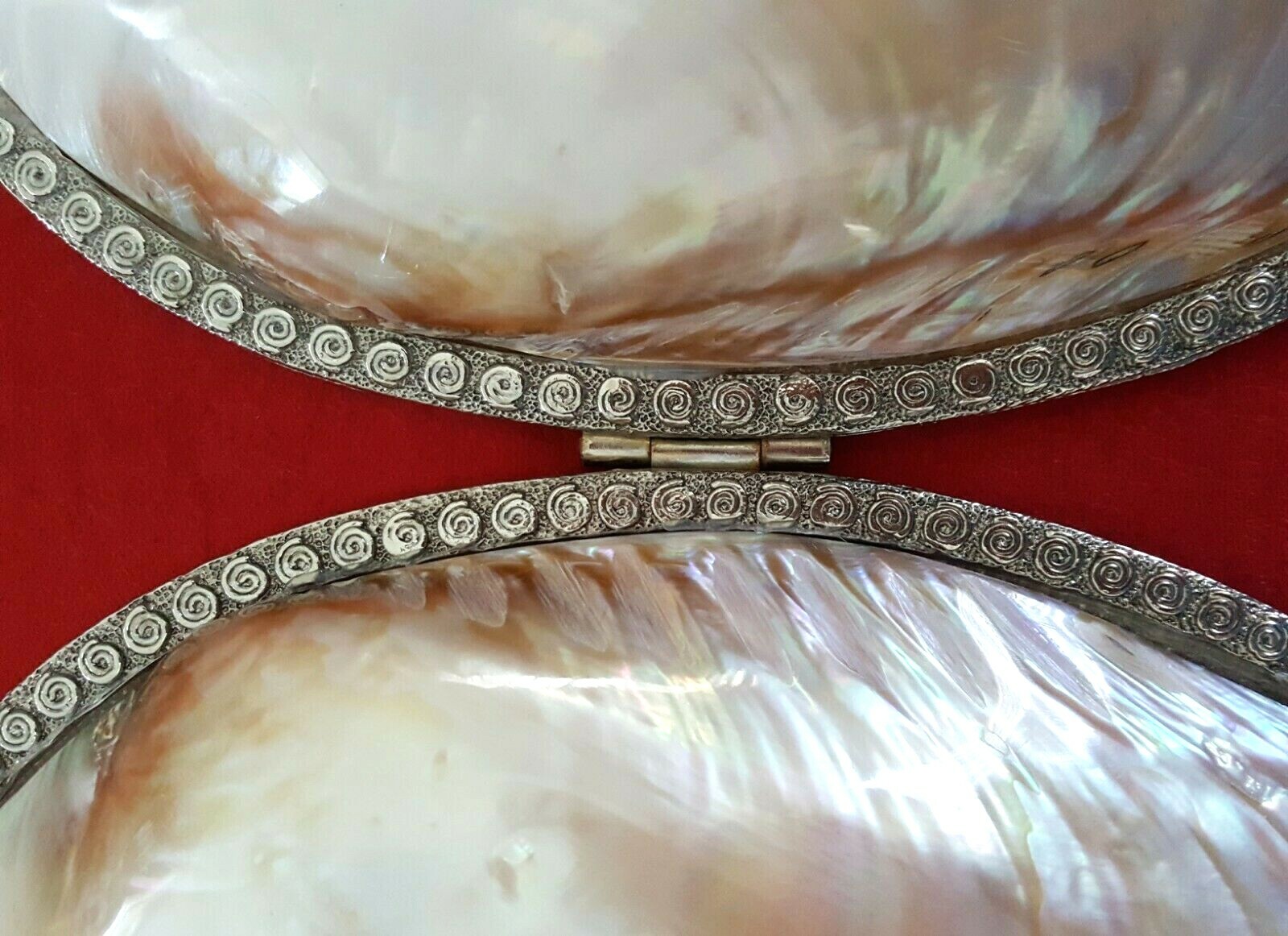 Vtg Mother of Pearl Clutch Bag Shell Pouch Shoulder Chain Hasp White Lady Mom 8″