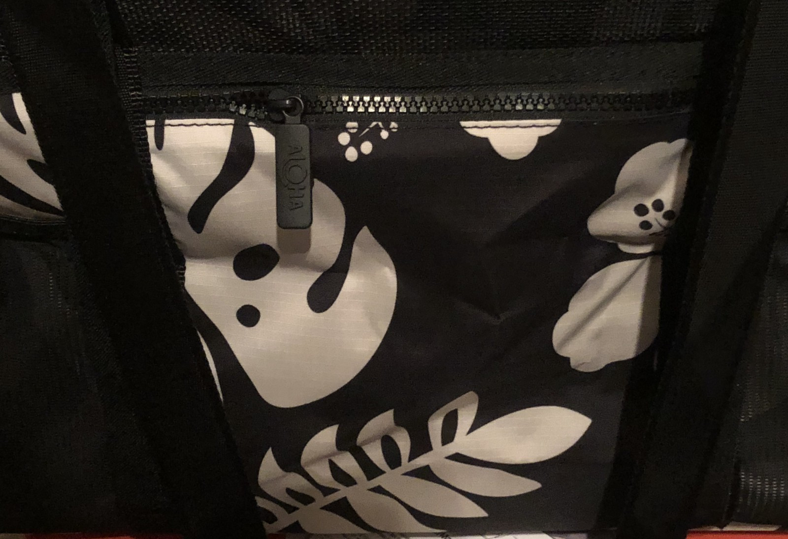 Aloha Clevermade Collapsible Beach Tote Black/White Floral, New