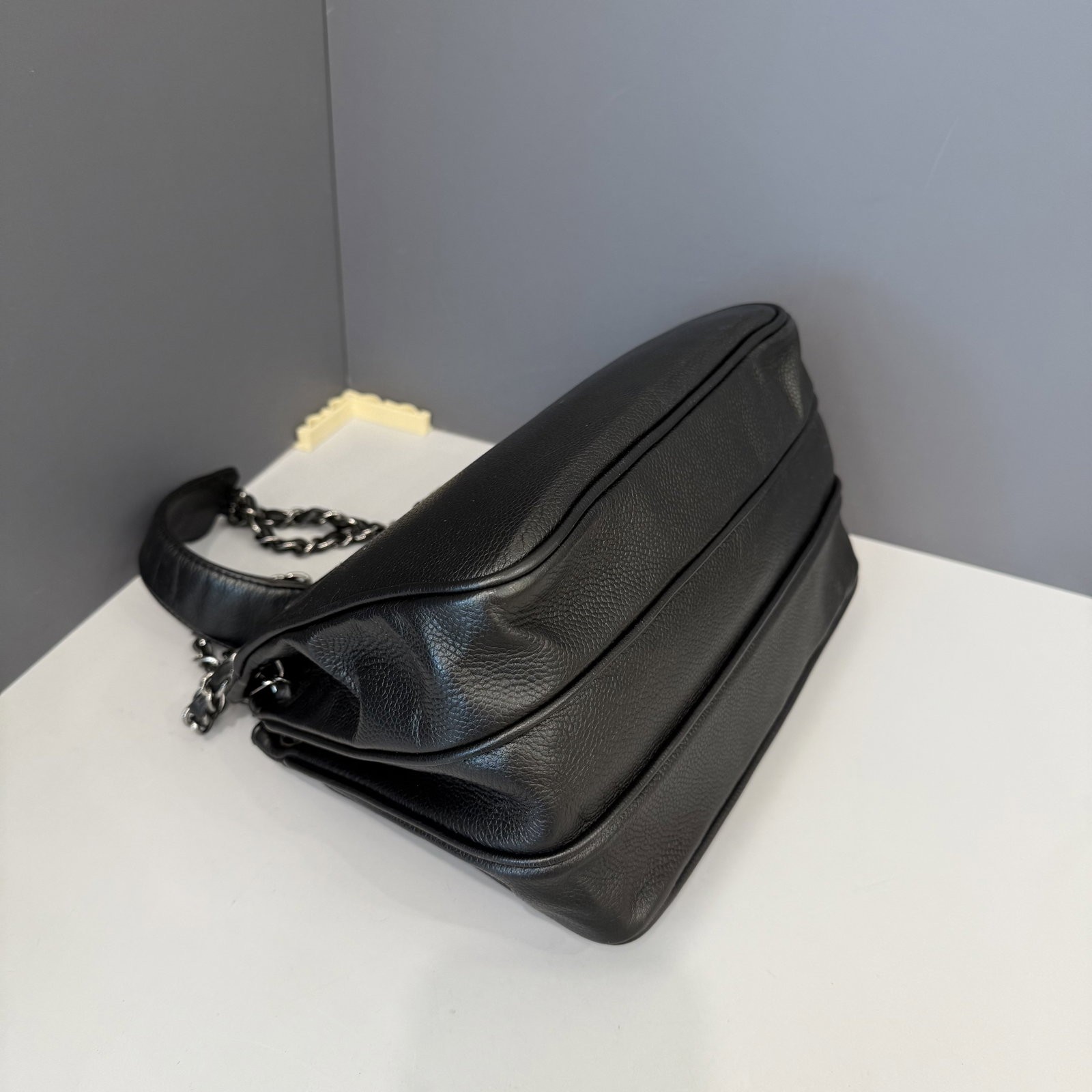 Chanel Quilted Flap Bag Black Grained Calfskin (kc033026b9)