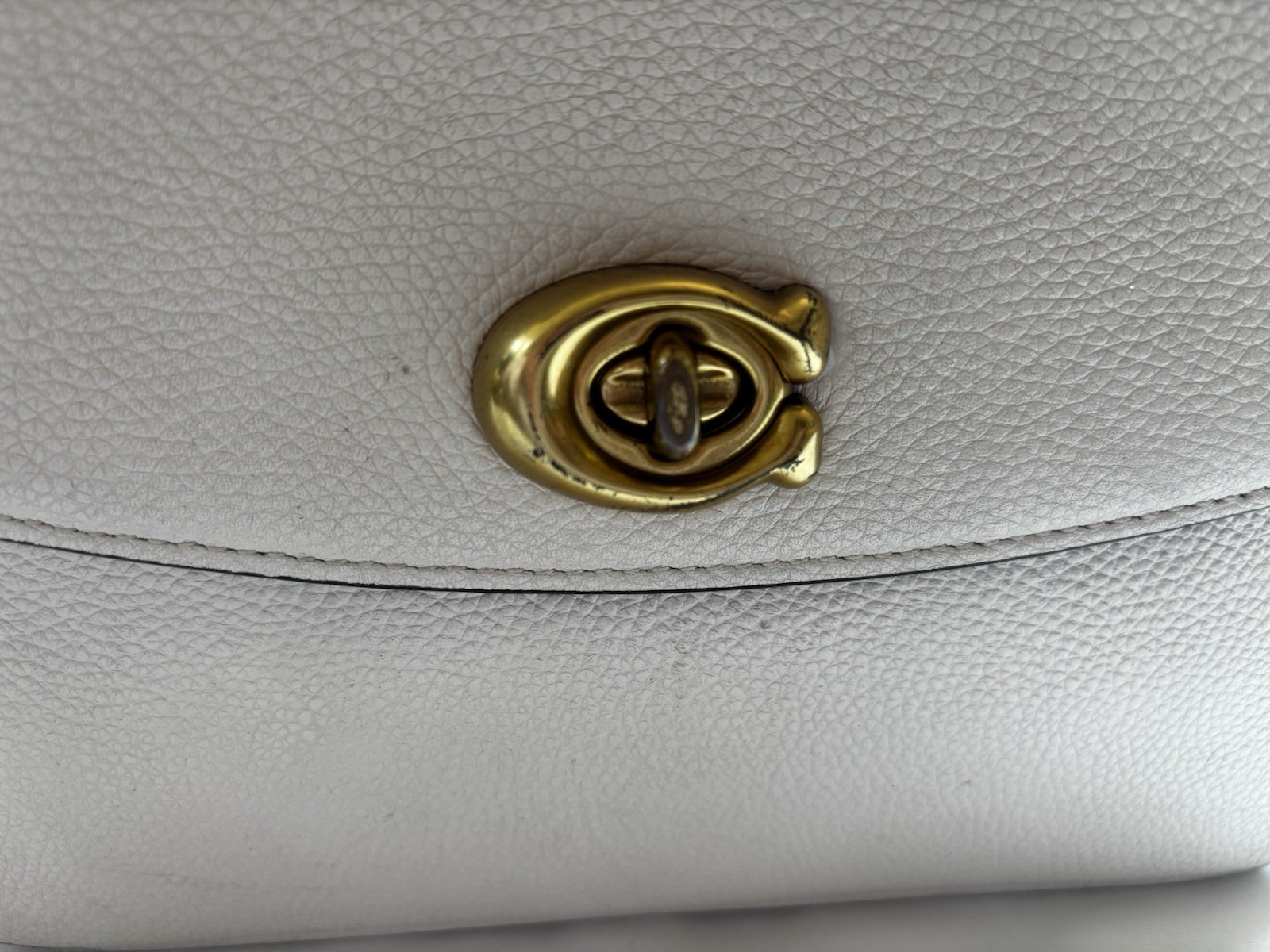 Coach Beige Pebbled Crossbody Bag Turnlock Zip Top Handle Detachable Strap