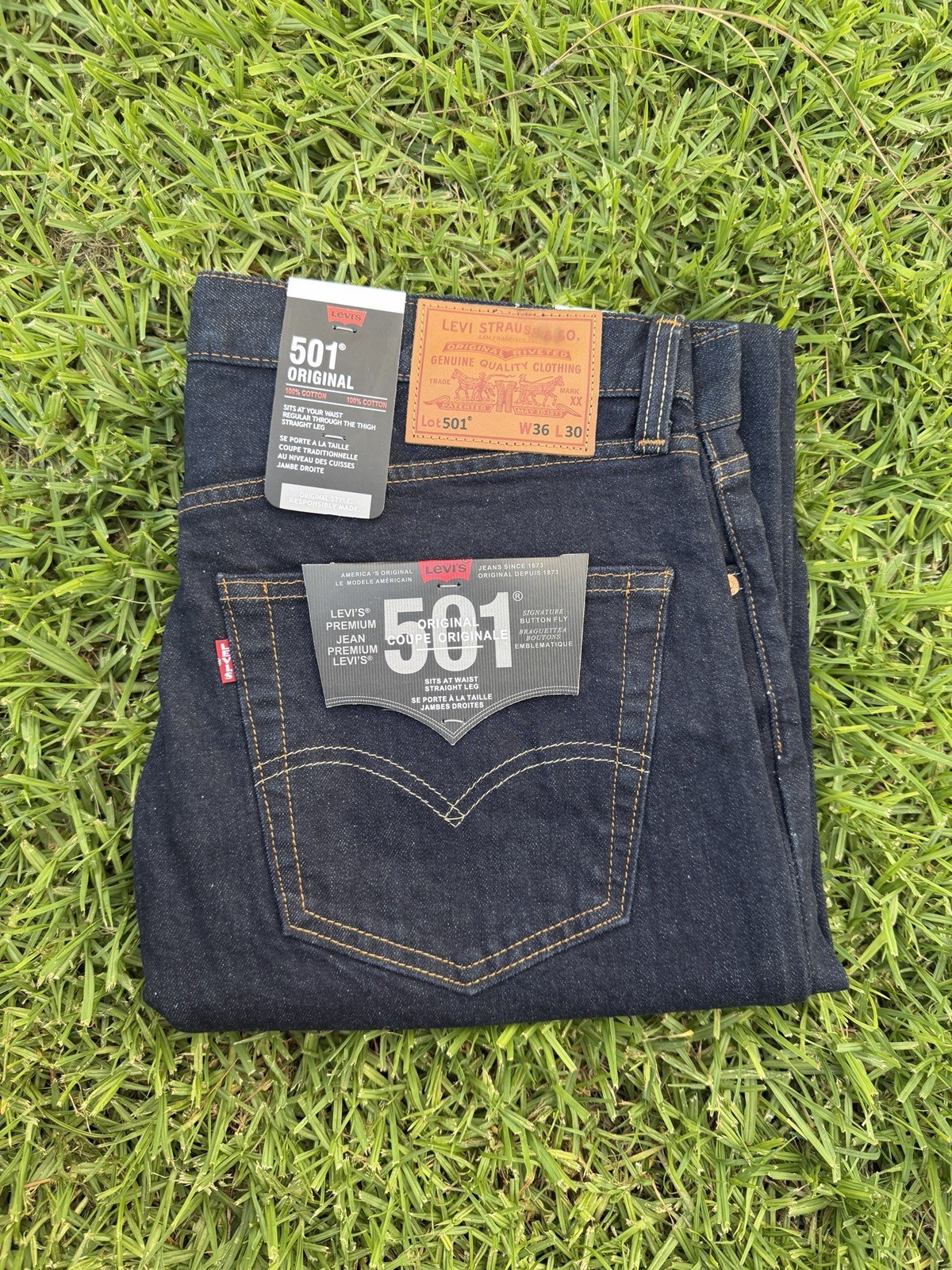 Levi’s Premium 501 Original STRAIGHT LEG Jeans Men 36×30- Blue 00501-0101 NWT