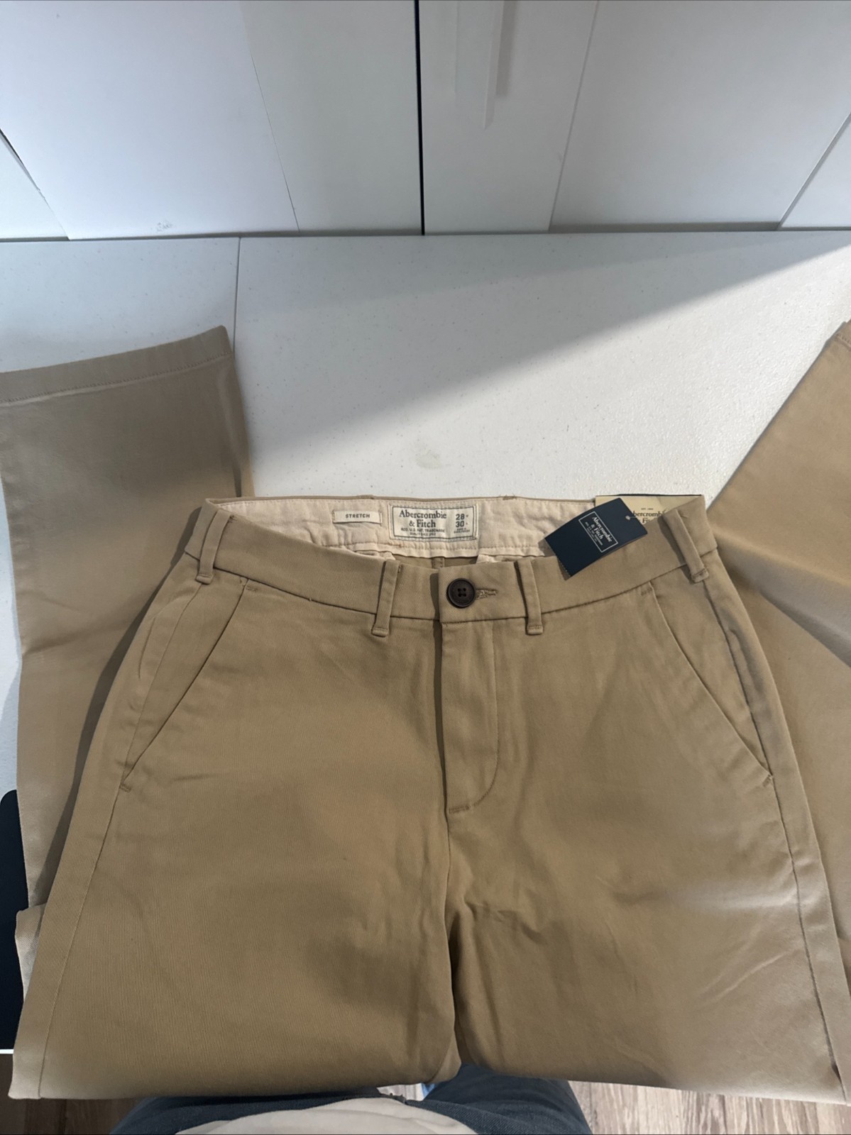 Abercrombie & Fitch Straight Stretch Men’s chino Pants (28×30) Khaki .