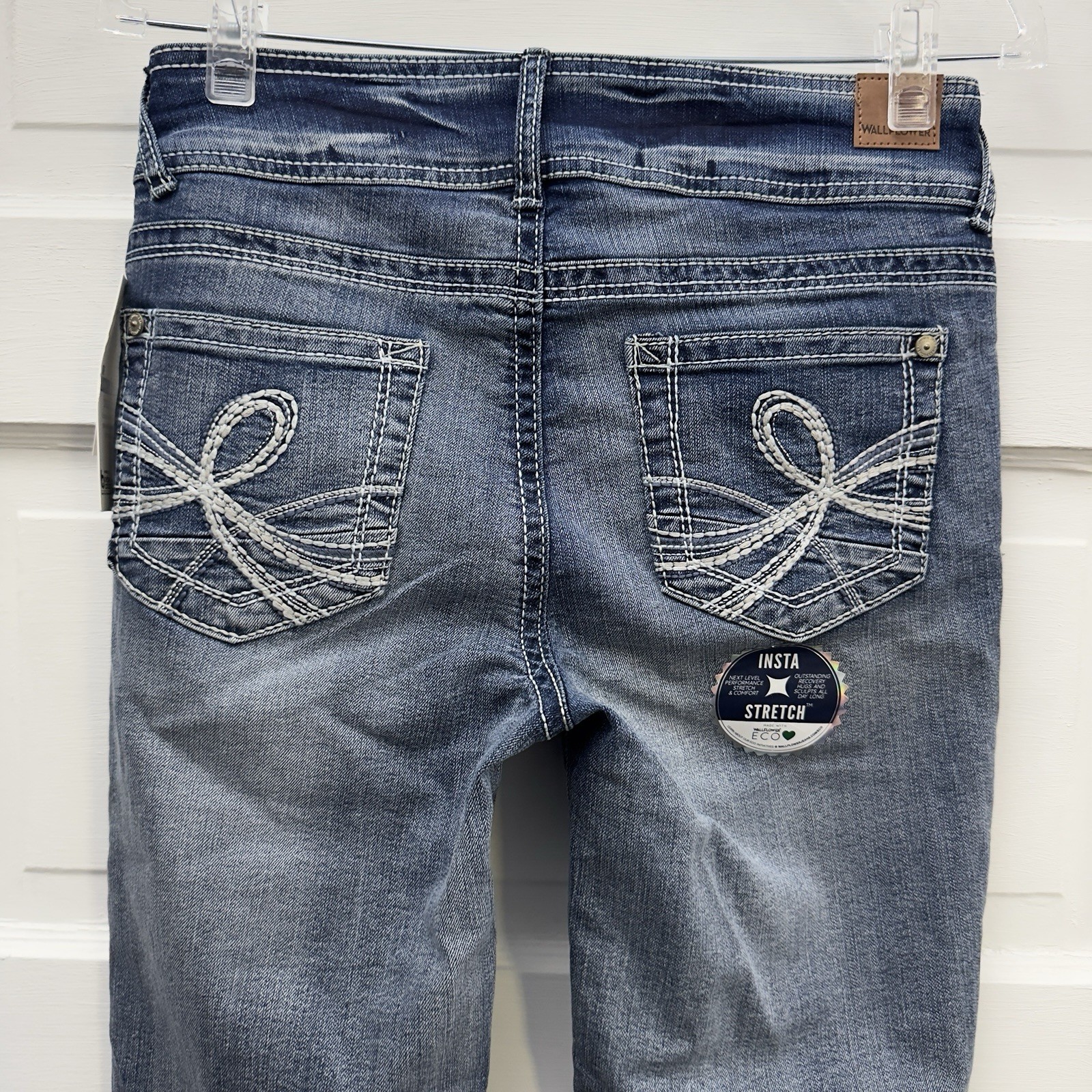 Curvy Bootcut Stretch Jeans Wallflower Juniors 5 Reg Blue NWT