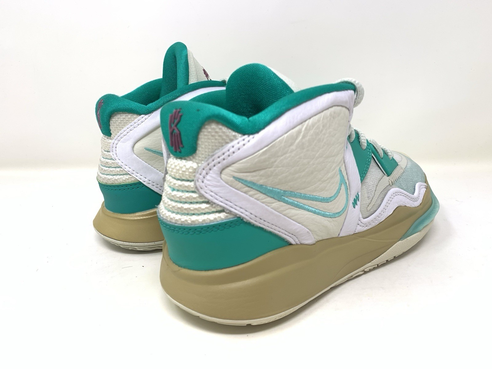 Nike Kyrie Infinity x Sue Bird Golden Tribute Mismate Right 5.5Y Left 4.5Y GS