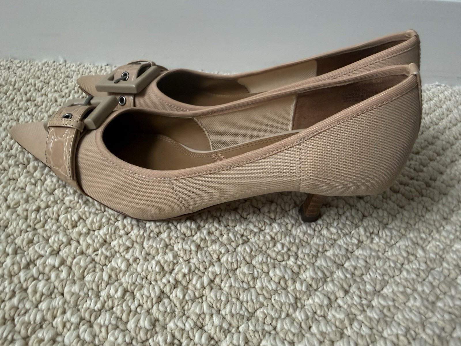 TAHARI Buckled Pointed Pumps-Size 6-Textured Fabric Upper & Leather Outsole EUC