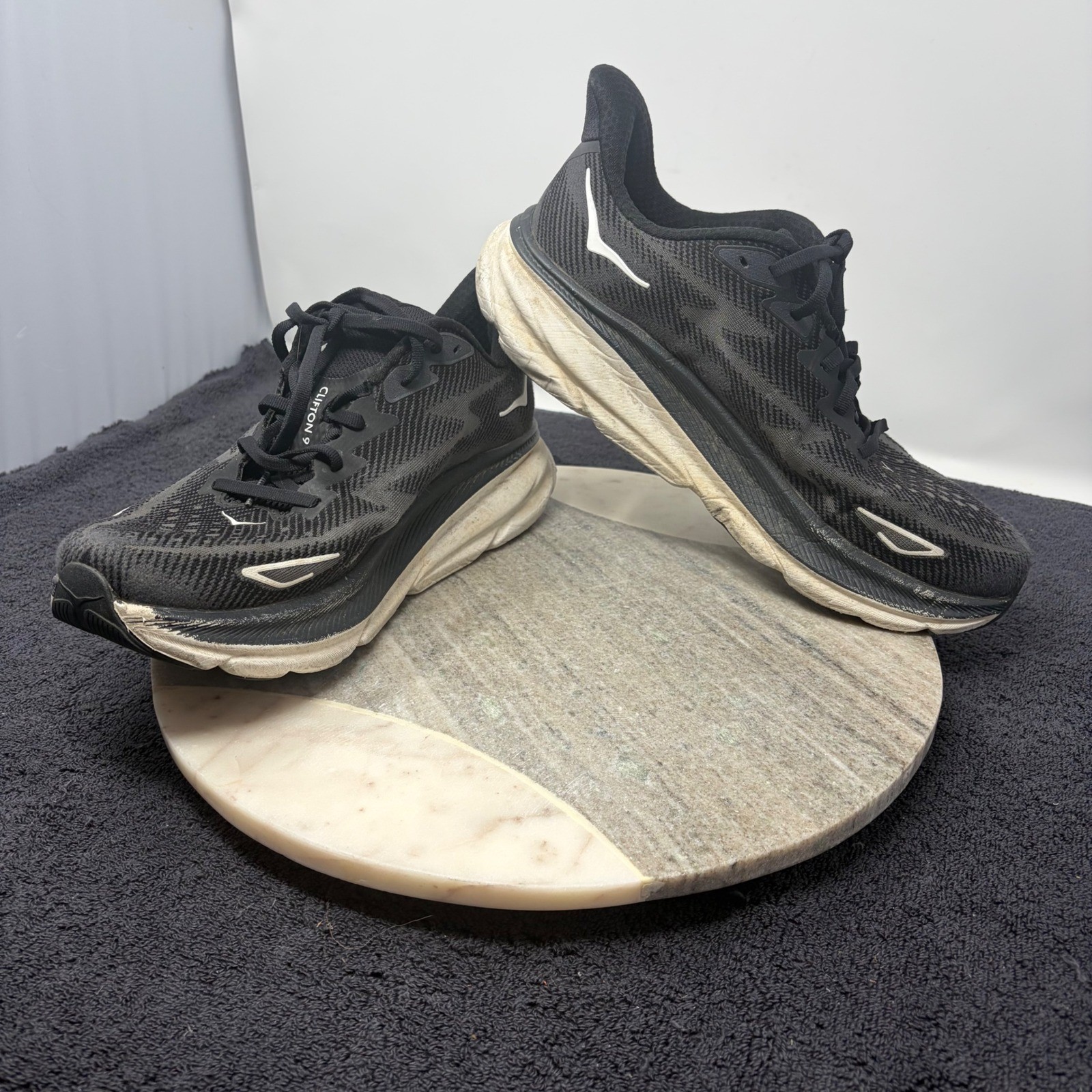 Hoka Clifton 9 Mens Running Shoes Black White 1127895 BWHT Size 11D