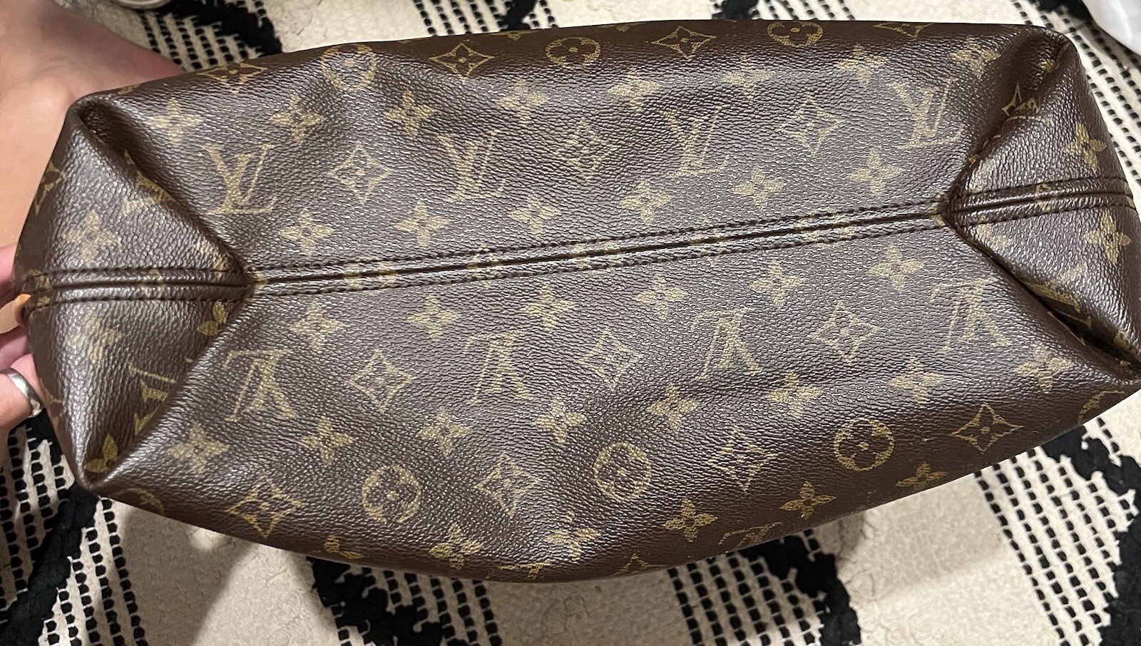 Authentic Louis Vuitton Sully MM Monogram Shoulder Bag