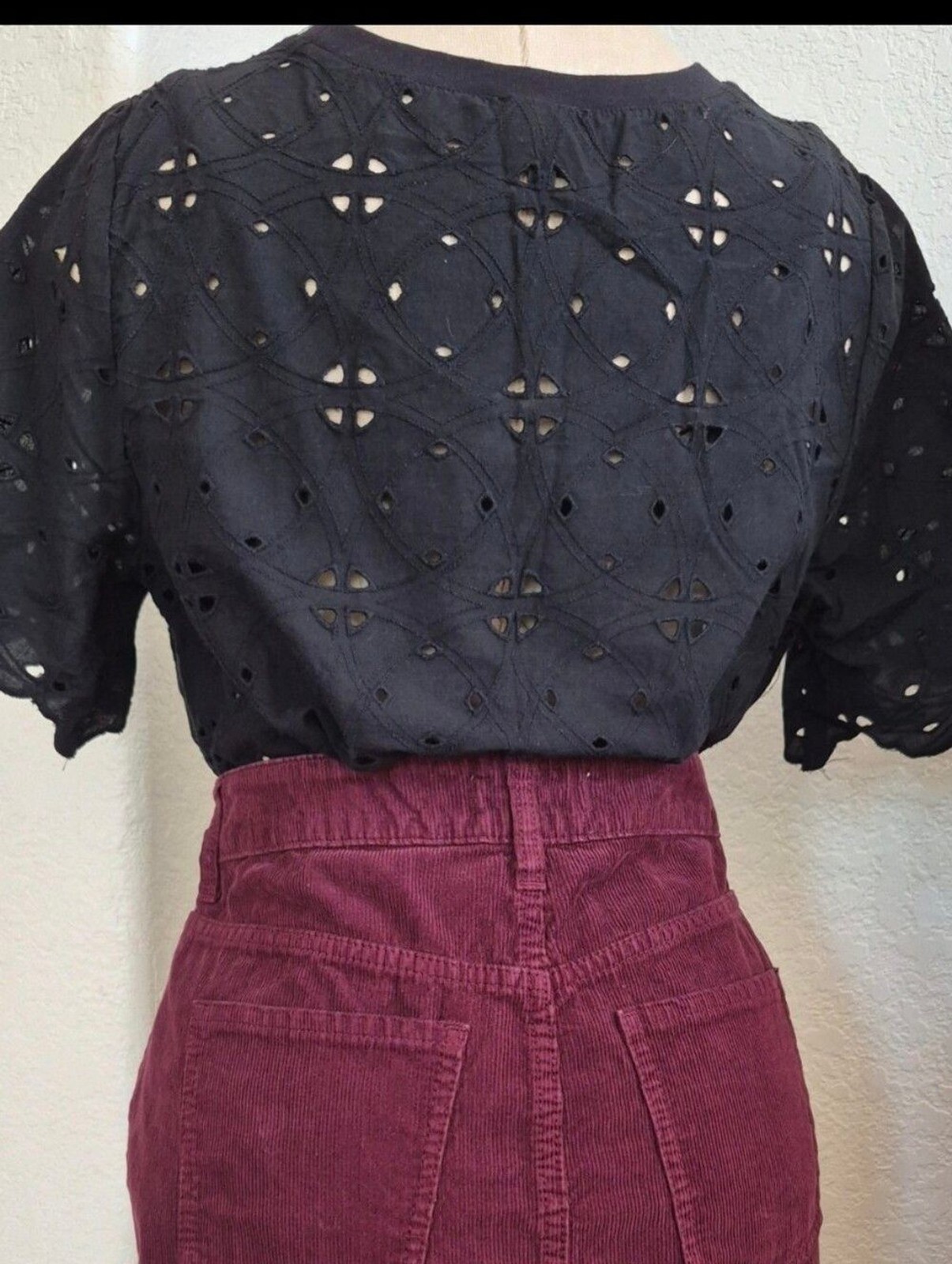 Who What Wear -Cut Out Design 100% Cotton Top Sz Medium