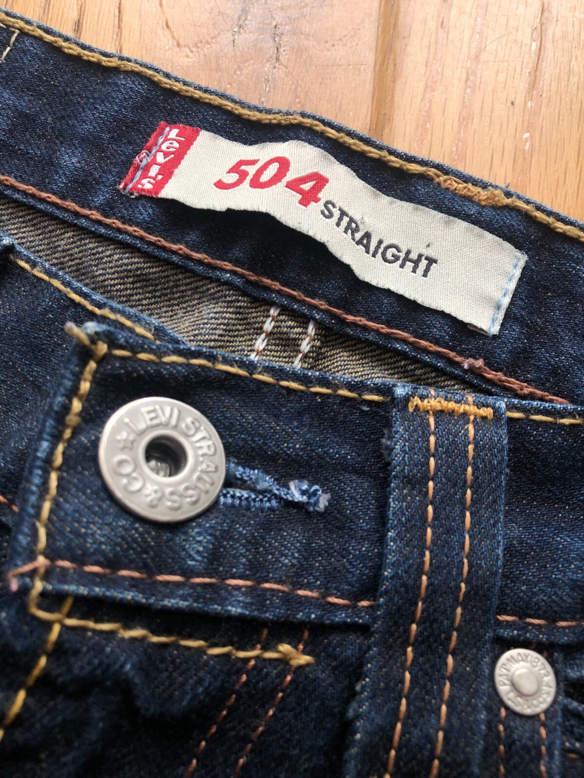 LEVI’S STRAUSS & CO MEN’S DARK BLUE 504 STRAIGHT JEAN W29 L32 (31)