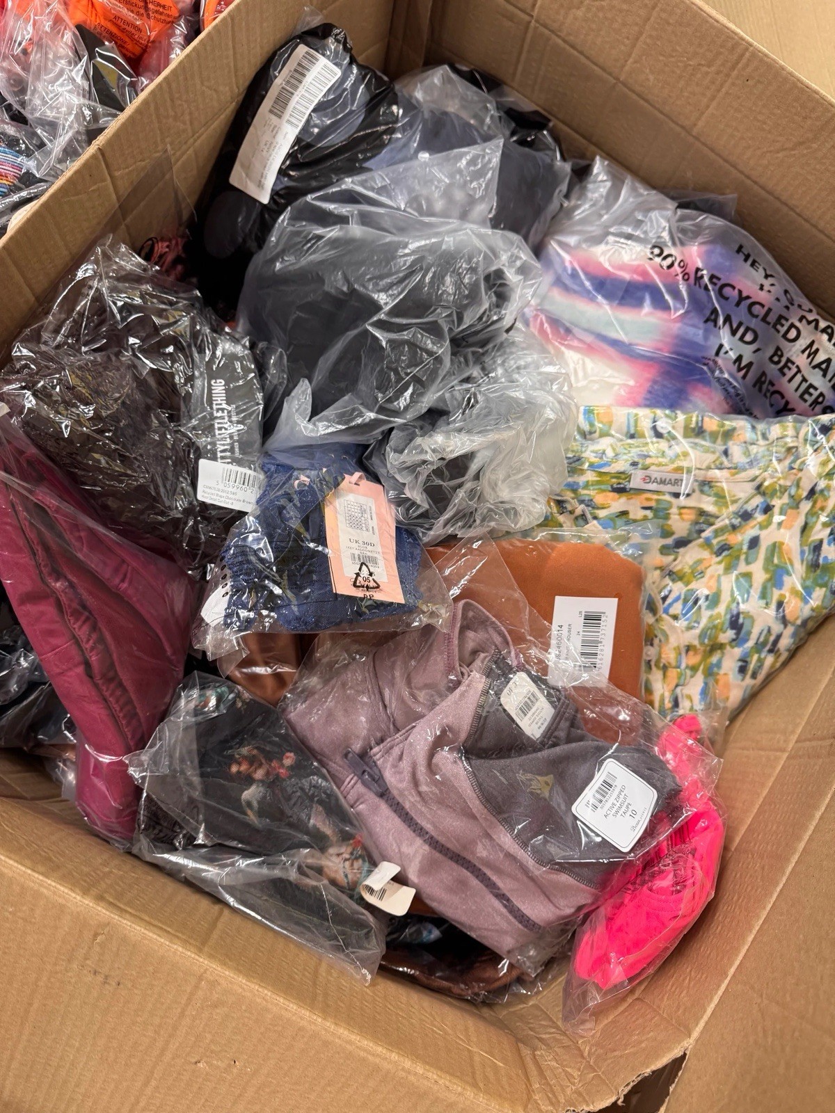Wholesale Lot Of 25 Mens Clothing , Shirts , Pants , Shorts Tee Shirts Size M-3X