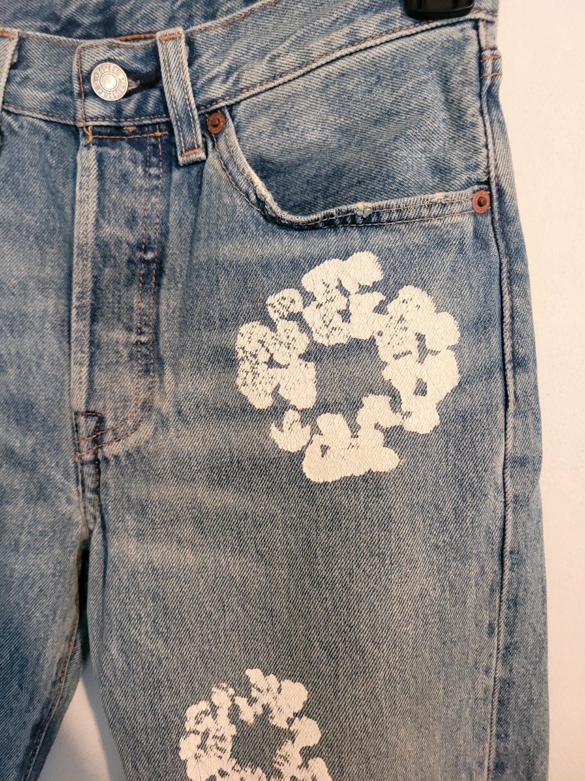Levi’s 501 DT Denim Tears Cotton Wreath Jeans Levi’s Big E |28×30| Button Fly