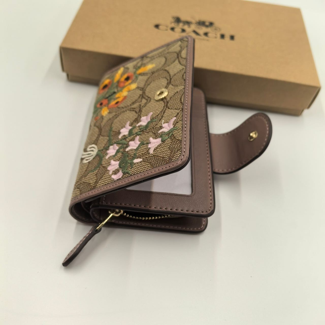 NEW COACH CEC32 Medium Corner Zip Wallet Signature Jacquard w Floral Embroidery