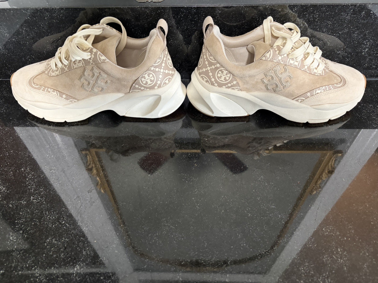 TORY BURCH T MONOGRAM GOOD LUCK TRAINER SNEAKERS;LT BEIGE/CREAM 7.0 RET $360