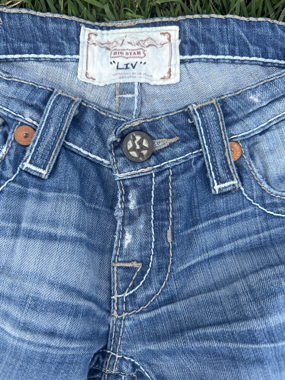 Ladies Big Star “LIV” Bootcut Jeans Size 27 Distressed Denim X 27 Inseam HOT!