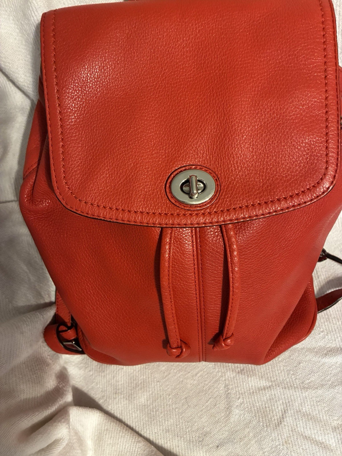 Coach Red Pebbled Drawstring Backpack Turn Lock Lined Inner Pockets Silver