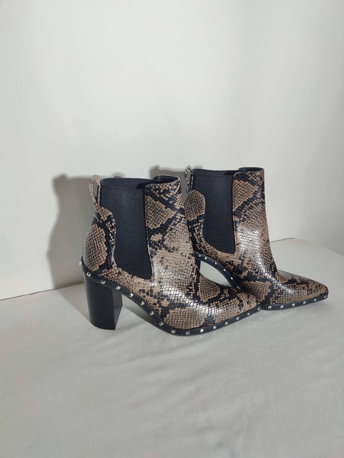 Charles by Charles David Womens 7.5M Dodger Snakeskin Studded Chelsea Booties