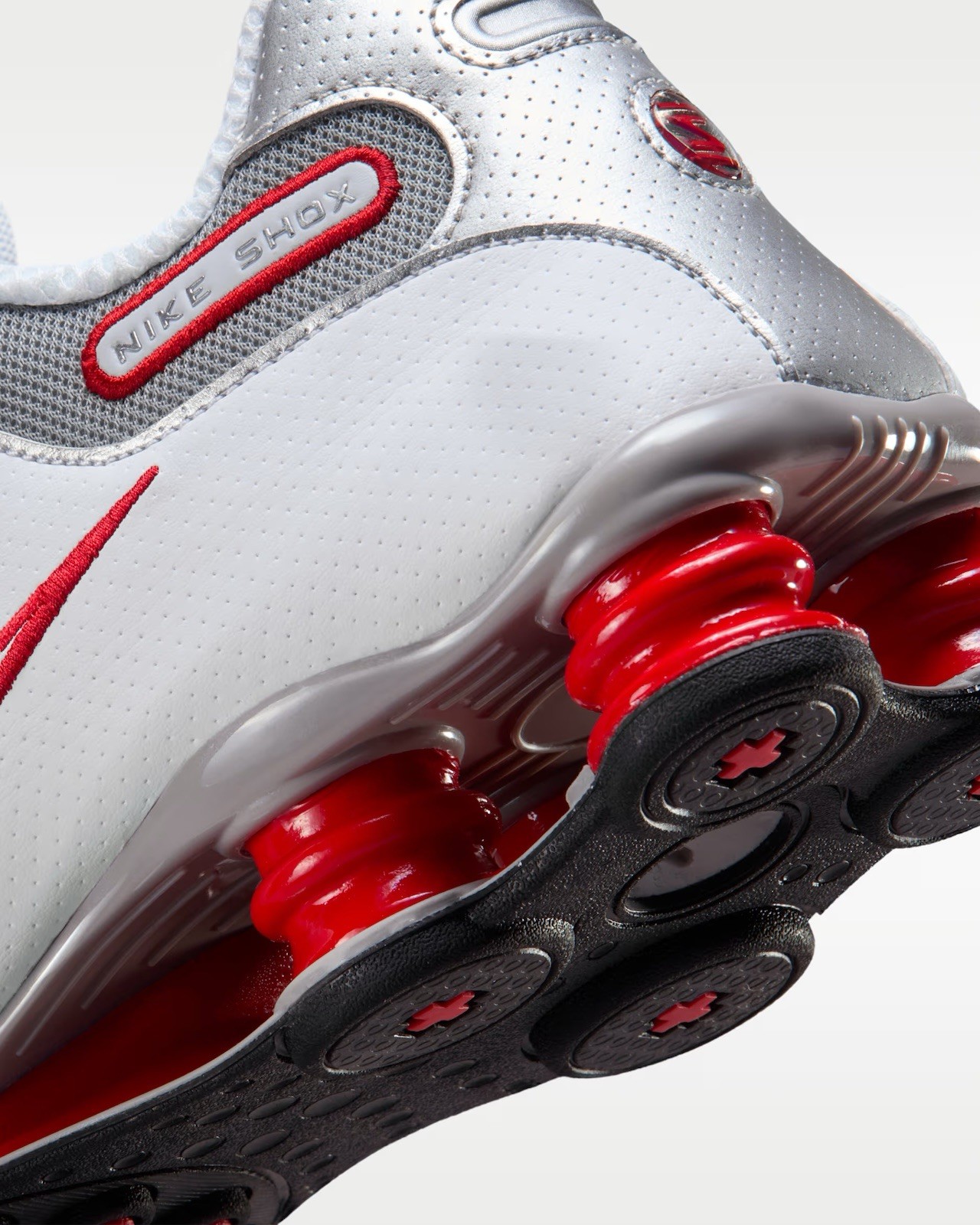 Nike Shox NZ White Metallic Silver Red Running Sneakers 378341-104 Men’s Sizes
