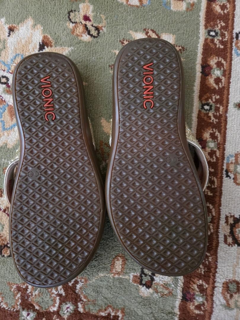 VIONIC TIDE FLIP FLOP,GOLD, SIZE 7