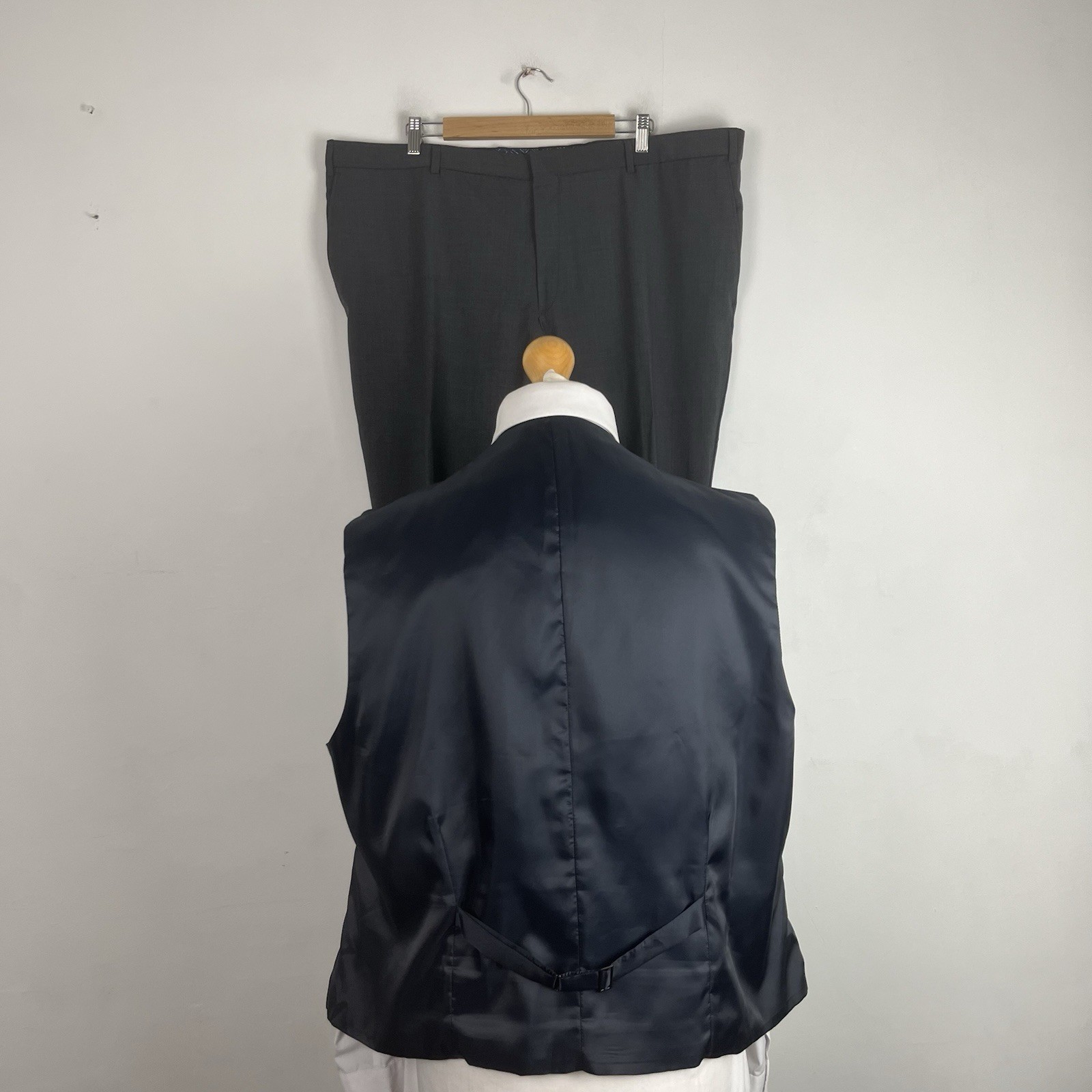 Ted Baker 3 Piece Suit Men’s Dark Grey 50S Jacket 44W 29L Trousers Slim Fit