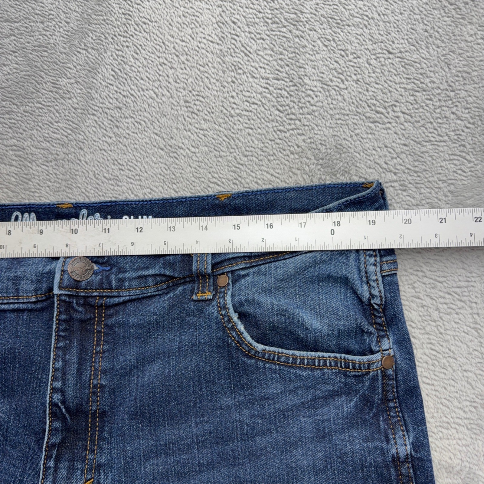 Wrangler Retro Jeans Mens 38×32 Blue Slim Boot Mid Wash Denim Cotton Stretch